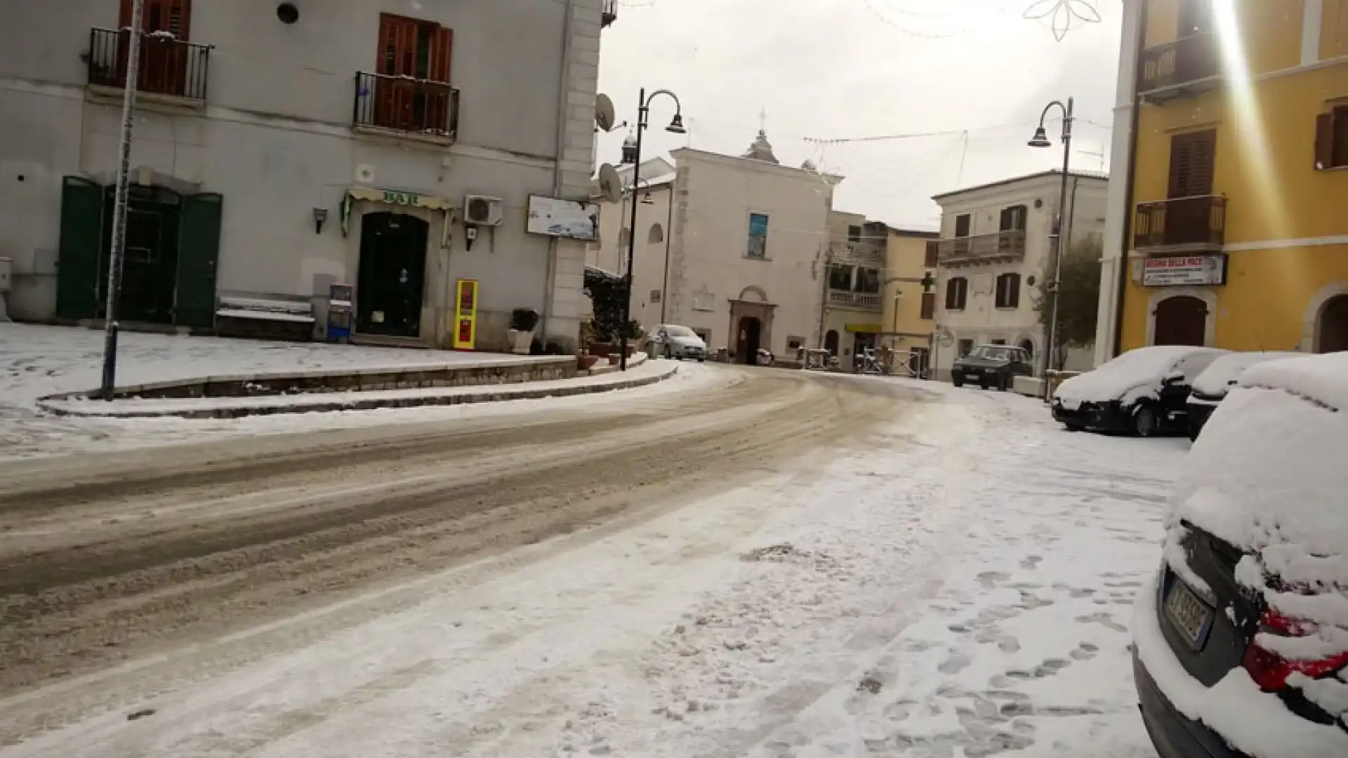 La Provincia nella morsa del gelo. Nel pomeriggio ed in serata previste altre abbondanti nevicate.