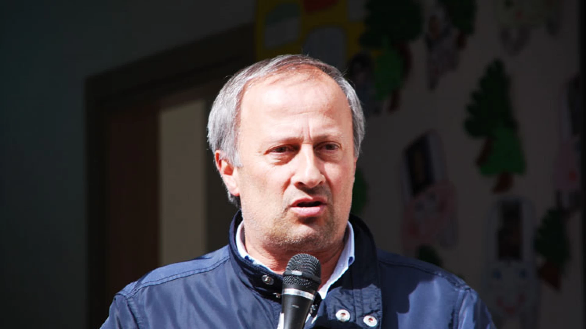 Il sindaco di Capracotta, Candido Paglione, risponde all’ex sindaco che lo accusa di ritardare l’apertura delle piste da sci.