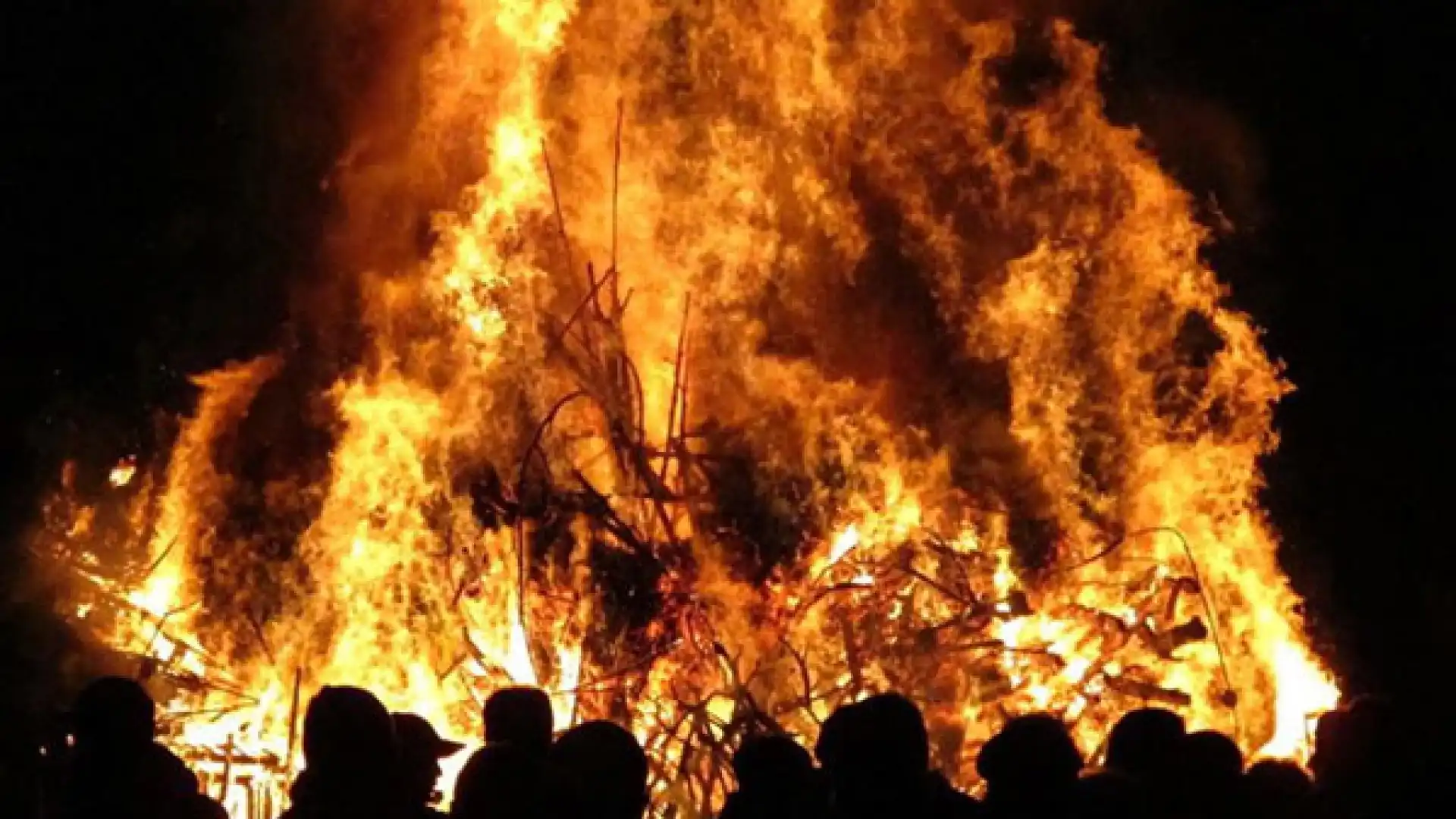 Roccaravindola: torna l’appuntamento con il Falò di San Giuseppe. L’evento promosso dall’associazione Rinascita Ravindolese.