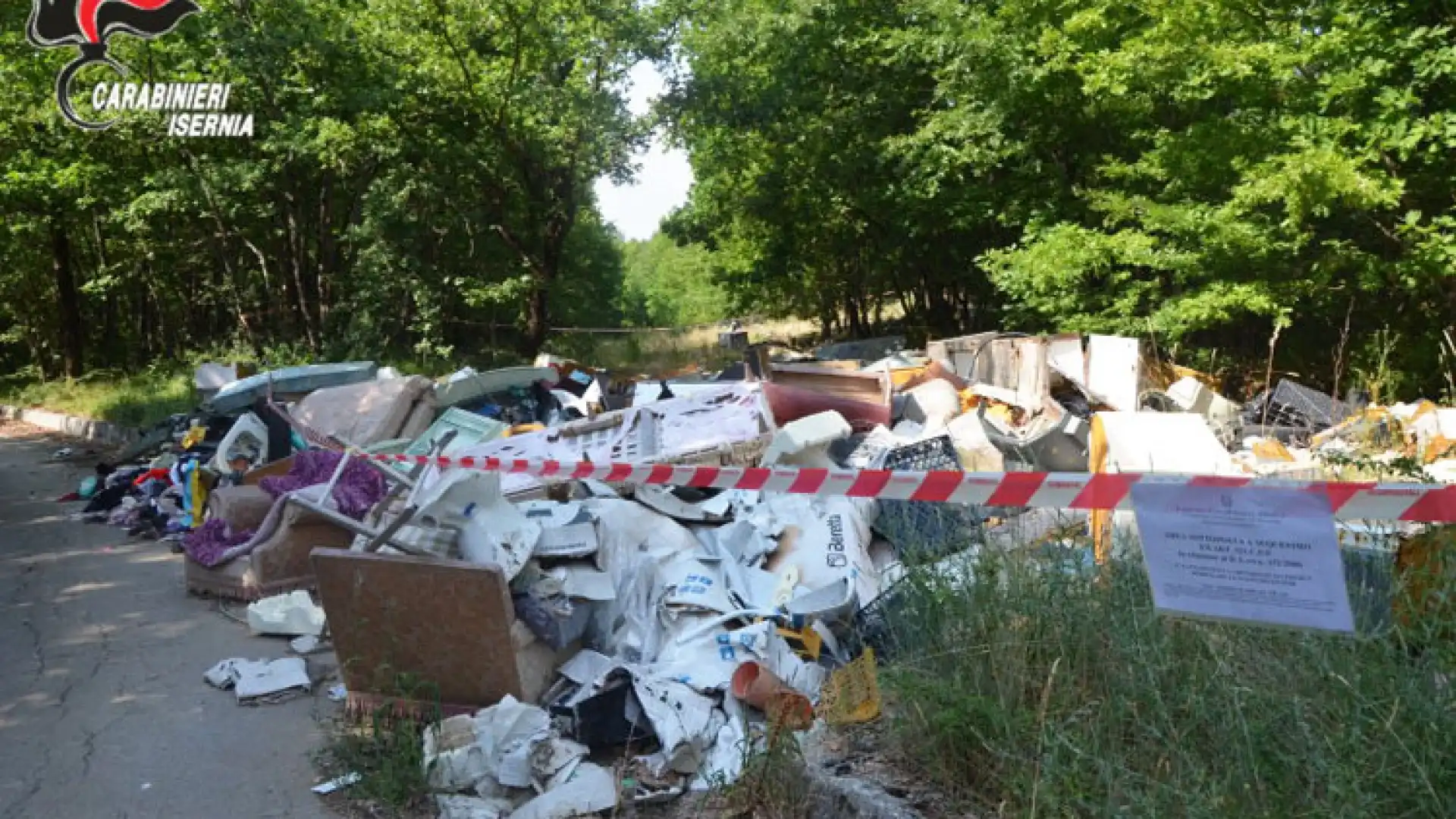 Cerro al Volturno: smaltimento illecito di rifiuti. I Carabinieri sequestrano discarica abusiva. Denunciato il responsabile.