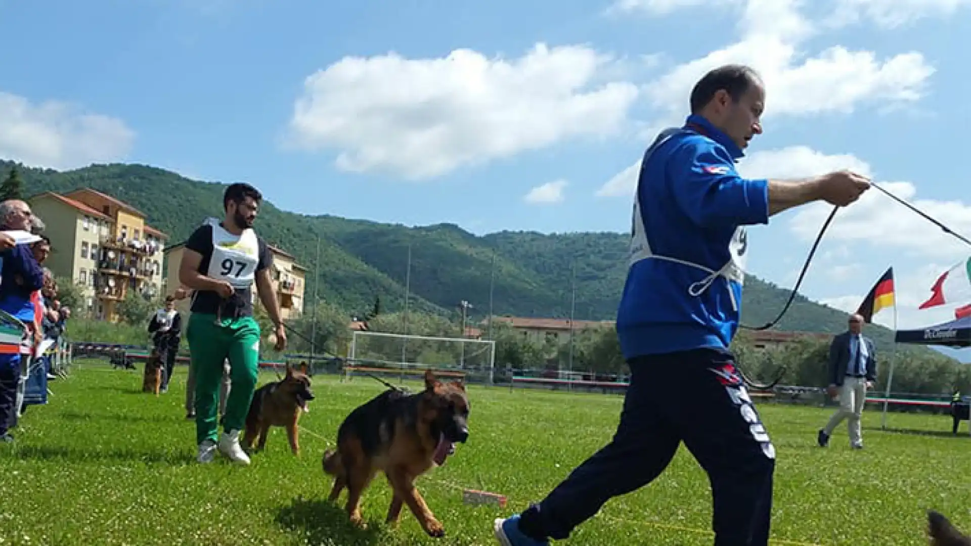 Pozzilli: successo per il “Memorial Ugo Petrecca”. Tanti gli appassionati di pastore tedesco che hanno fatto gareggiare il proprio animale.