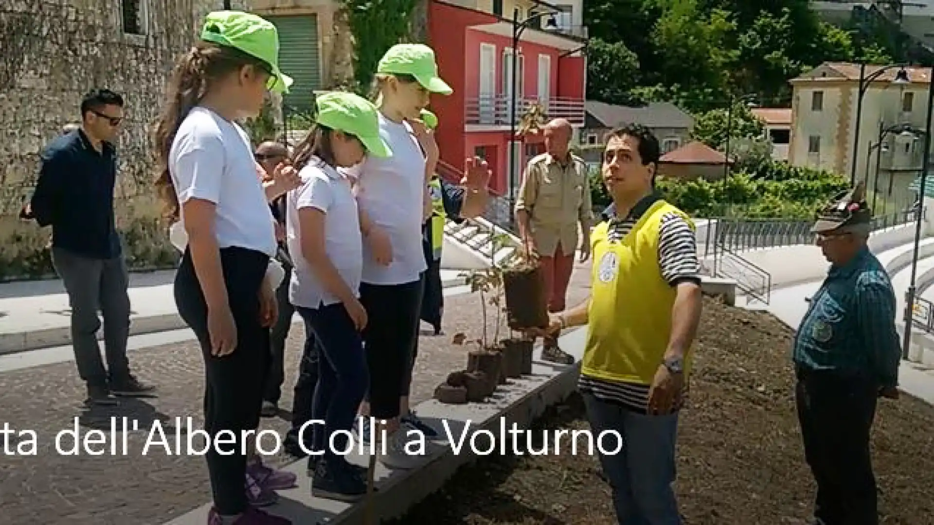 Colli a Volturno: celebrata la festa dell’albero. Piantate per i nati nel 2017 le piantine della vita. Evento promosso dall’Amministrazione Comunale. Guarda il servizio video.