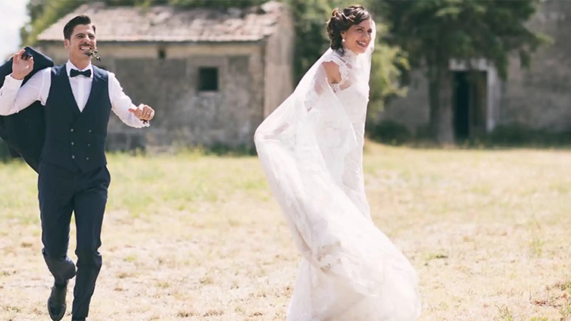 Andiamo a Nozze il nuovo modo di fare fotografia. Gli scatti dei giorni indimenticabili con uno stile nuovo ed accattivante.