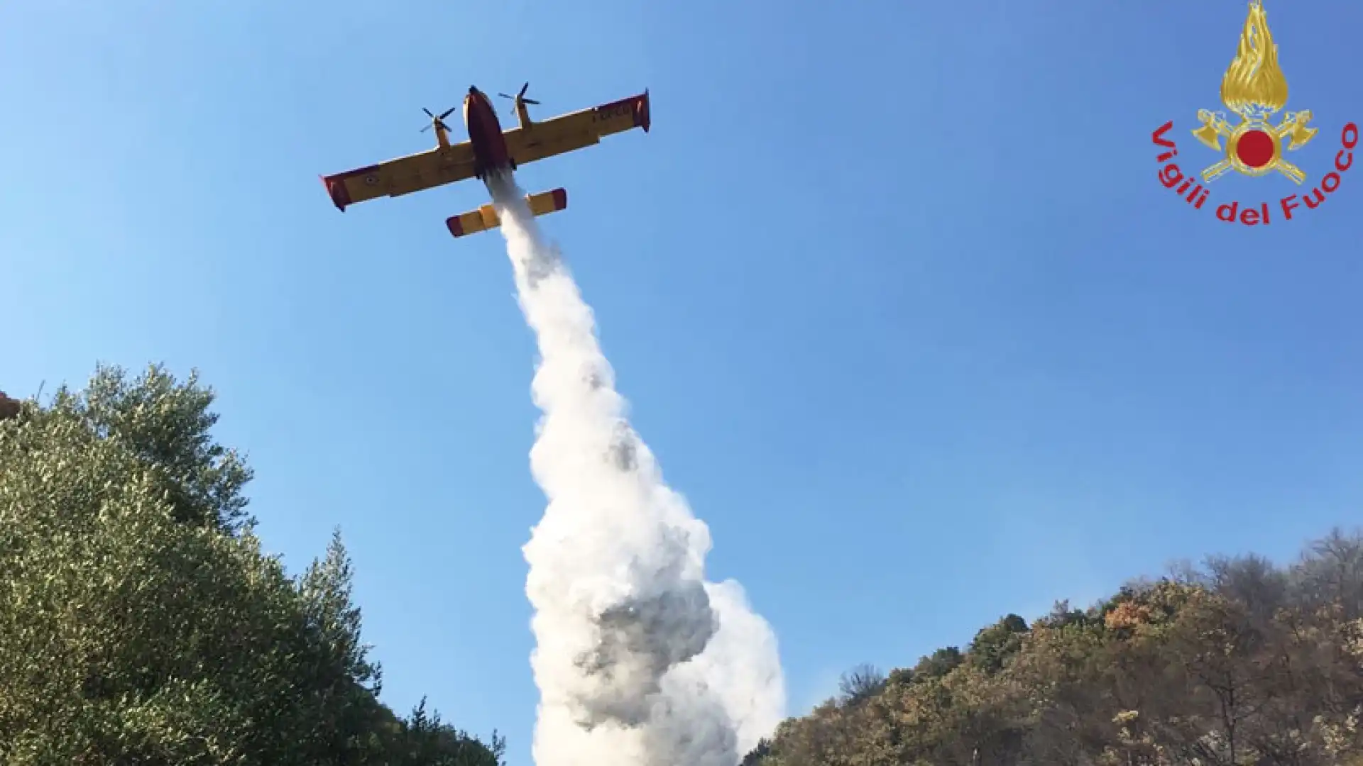 Pozzilli: inferno di Fuoco a Santa Maria Oliveto. Un sabato davvero di paura. Numerosi gli interventi dei Vigili del Fuoco in tutta la provincia pentra.