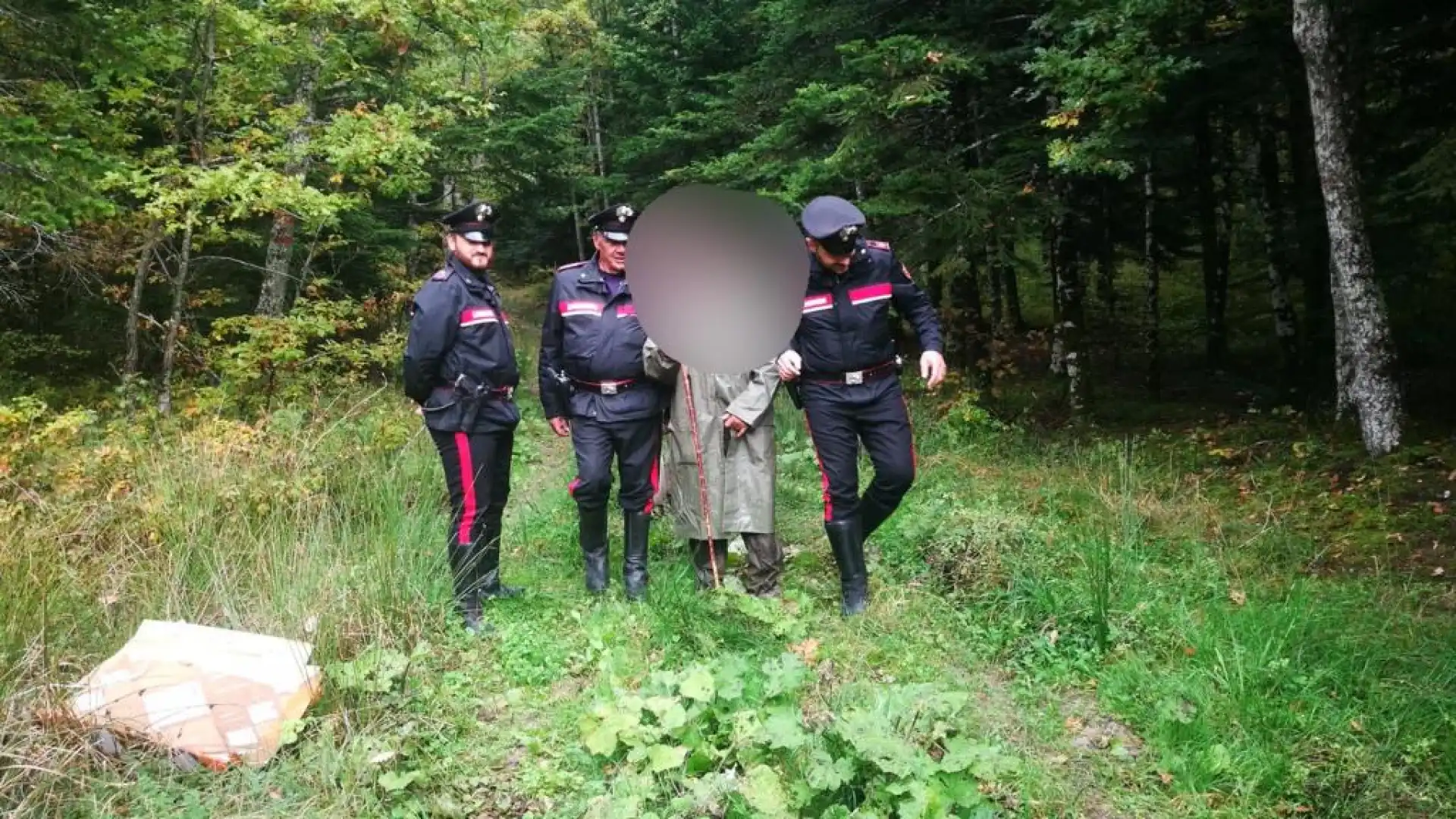 Carovilli : Disperso nel bosco durante ricerca di funghi. Carabinieri di Agnone e Carabinieri Forestali di Carovilli salvano un 60enne .