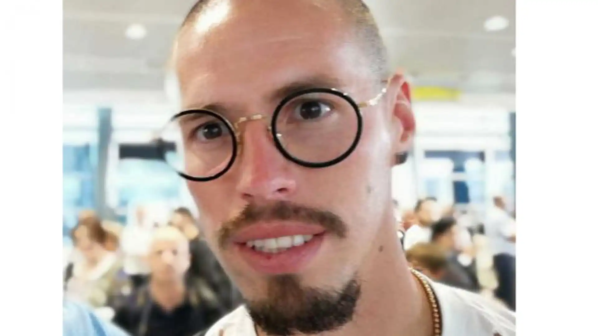 Sport: Marek Hamsik intercettato dalla nostra redazione all'aeroporto di Cagliari. "Il mio cuore batte per il Napoli".