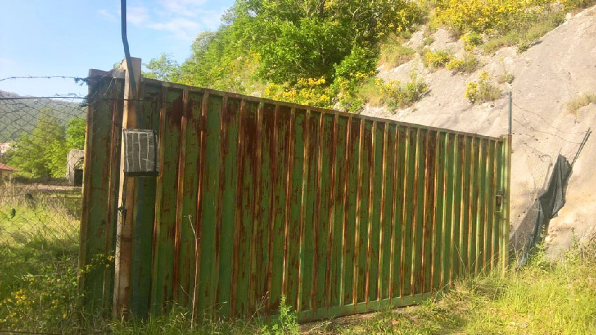 Castel San Vincenzo: Isola Ecologica in fase di realizzazione sulle rive del lago. Oggi il sit-in di Emilio Izzo.