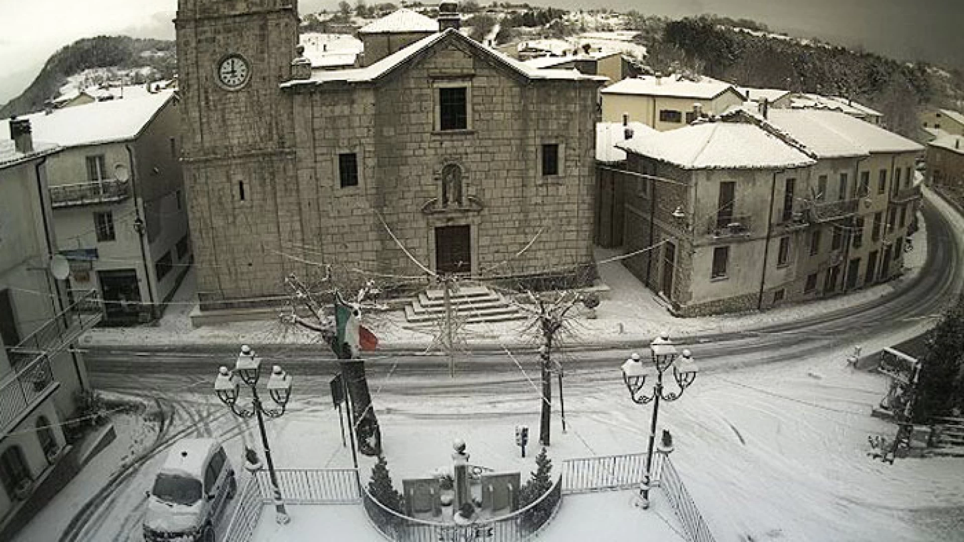 Meteo: la neve cade in Provincia di Isernia e nella Valle del Volturno. Nessuna condizione preoccupante al momento.