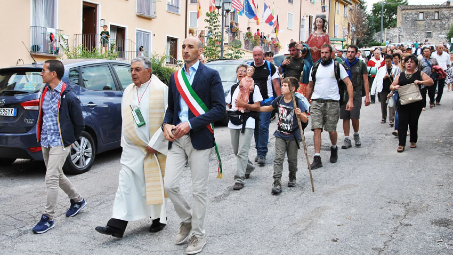 Rocchetta a Volturno: la Madonna delle Grotte unisce i fedeli. Successo per i festeggiamenti in paese. Folla immensa al concerto di Luca Di Risio. Il nostro video servizio.