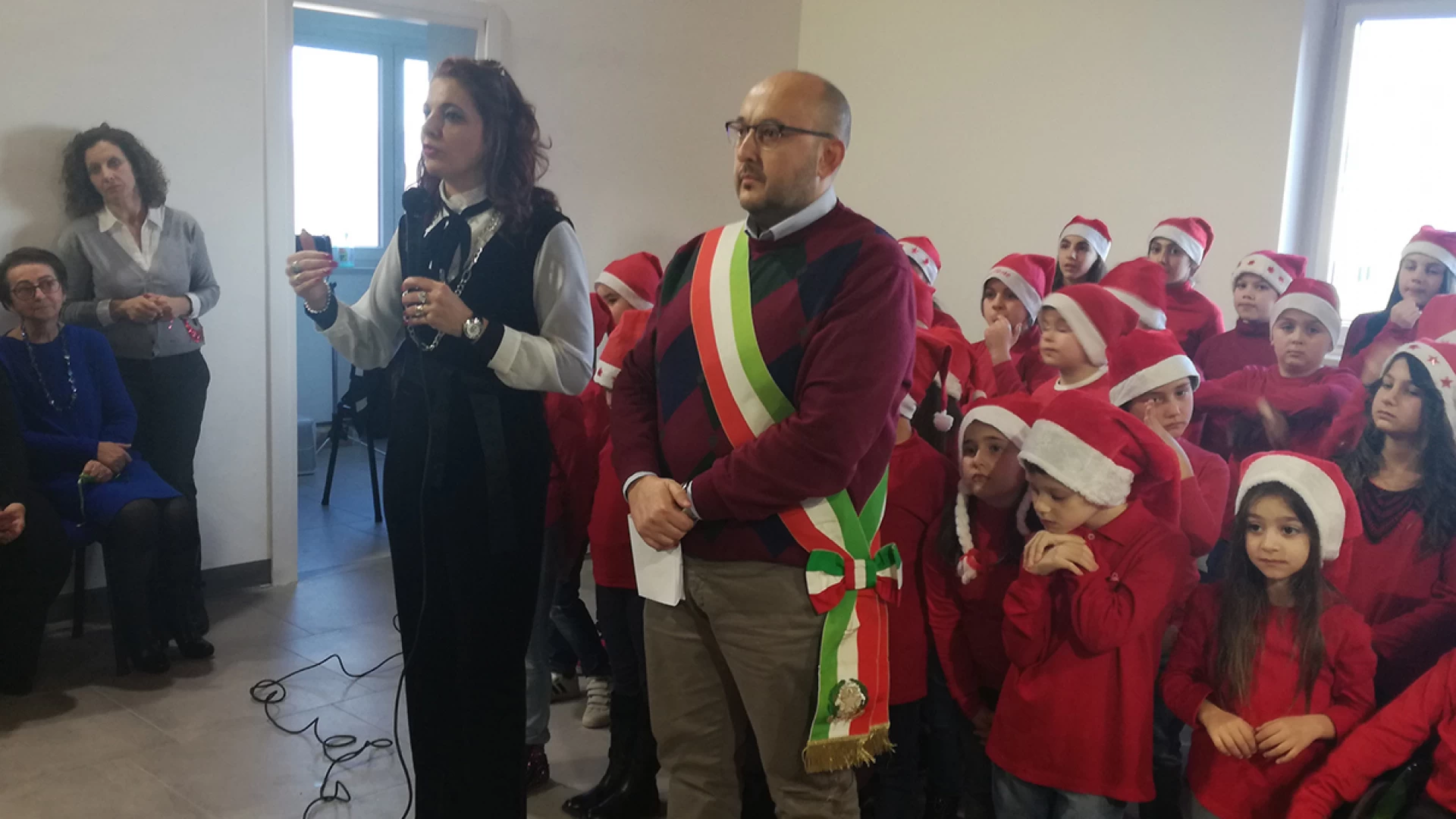 Fornelli: inaugurata la nuova struttura polivalente con mini auditorium. Tedeschi: "Il 2019 sarà anno ricco di tagli di nastro". Guarda il servizio video