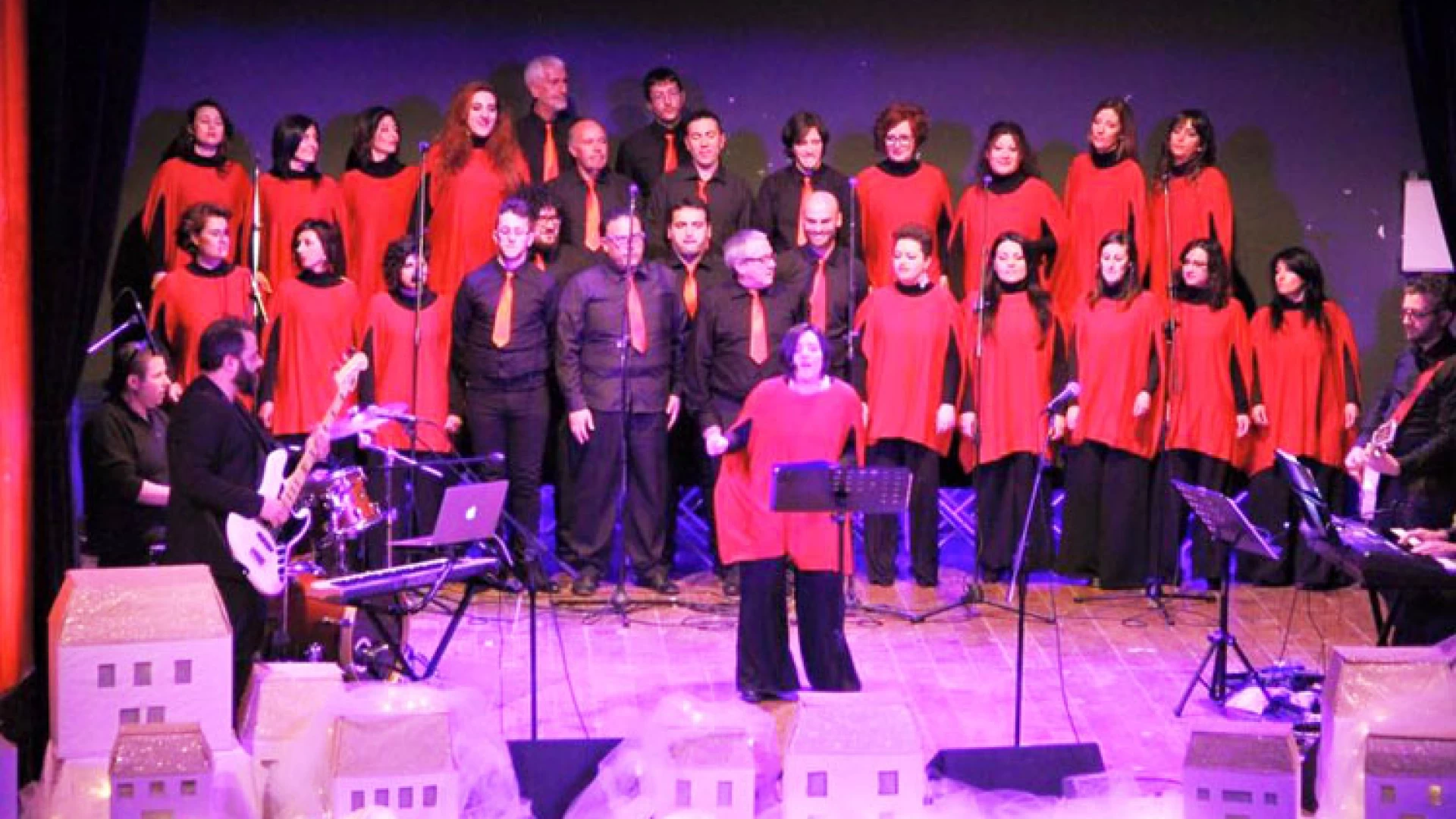 Colli a Volturno: concerto di Natale all’interno della chiesa di San Leonardo con l’esibizione dell’Isernia Gospel Choir.