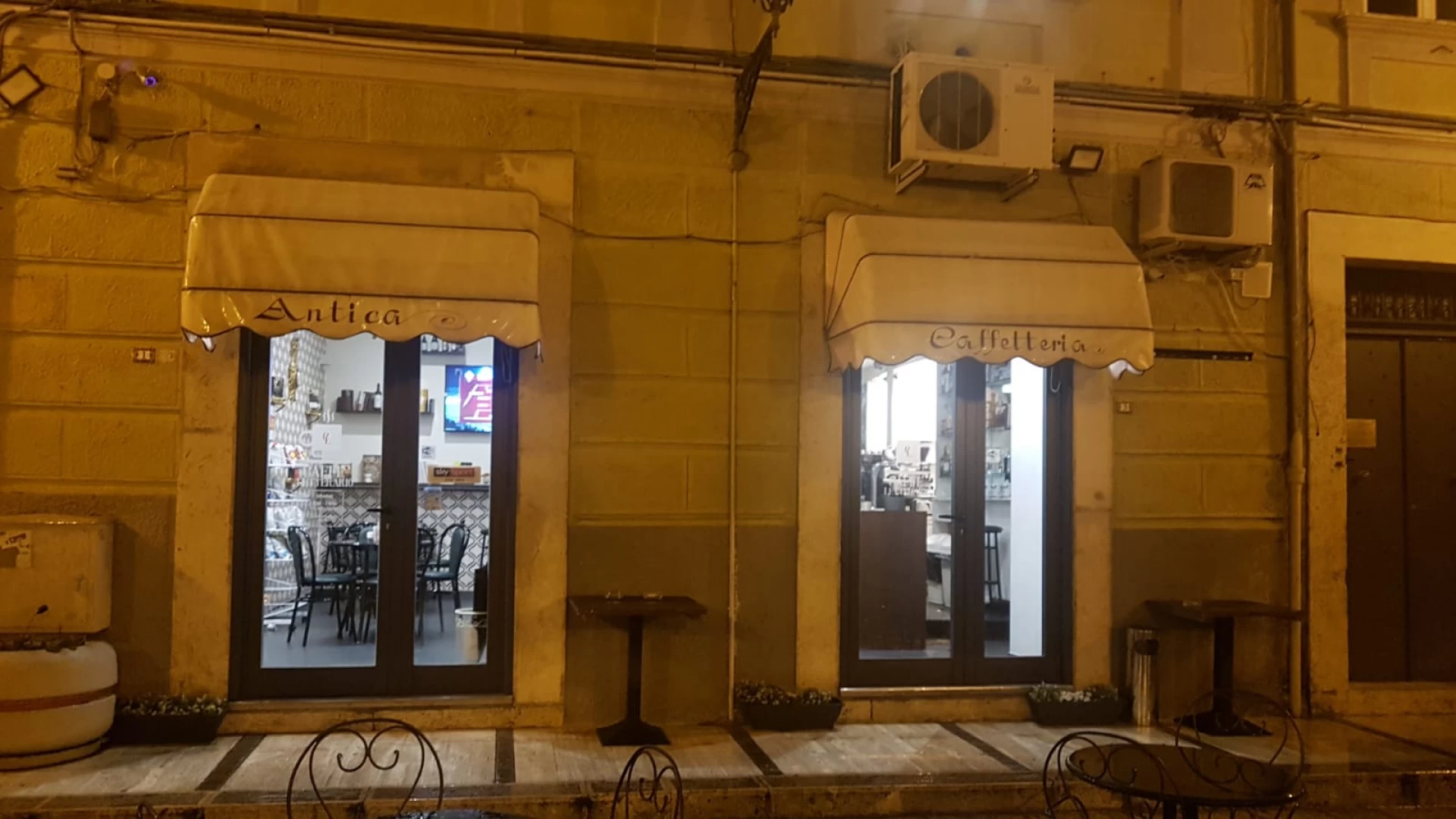 Isernia: aperitivo in musica al Caffè Letterario di Piazza Annunziata.