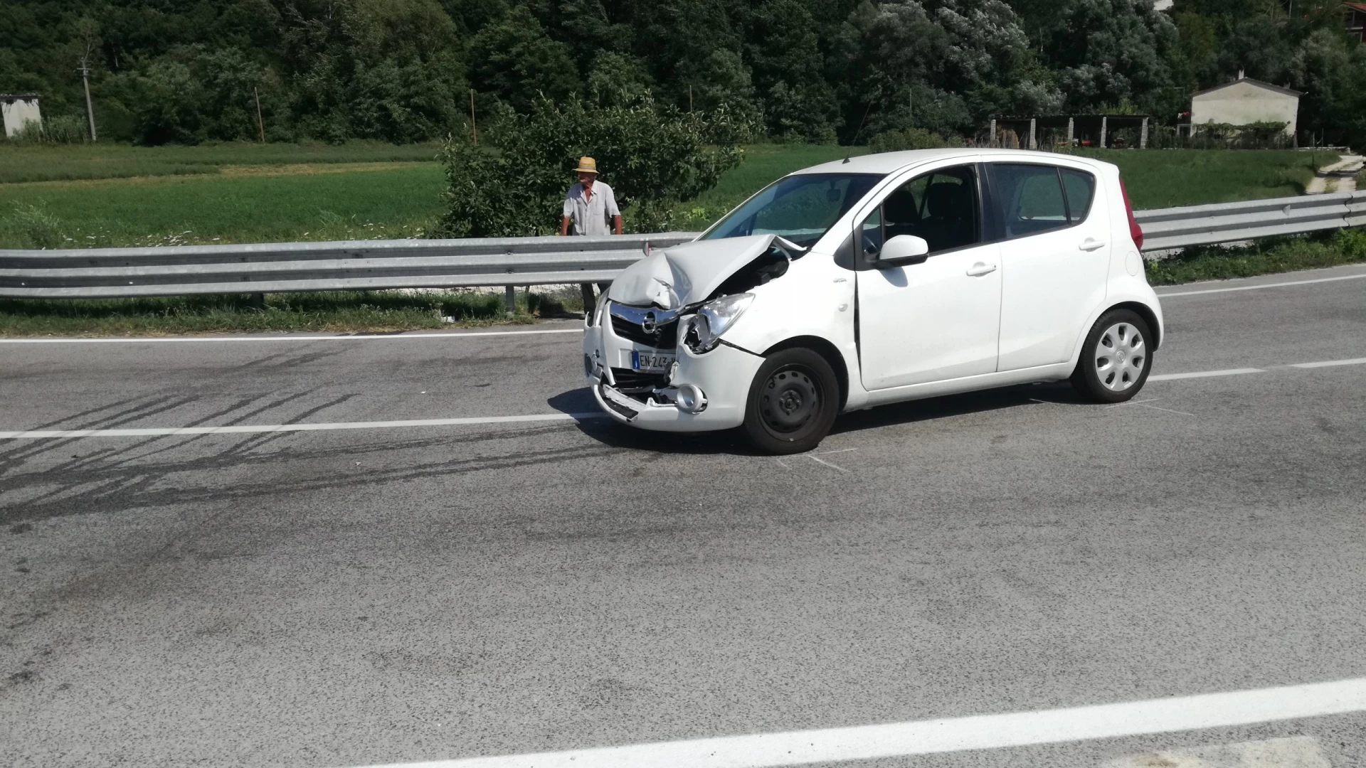 Colli a Volturno: il bivio maledetto colpisce ancora. Frontale sulla 158. Un ferito