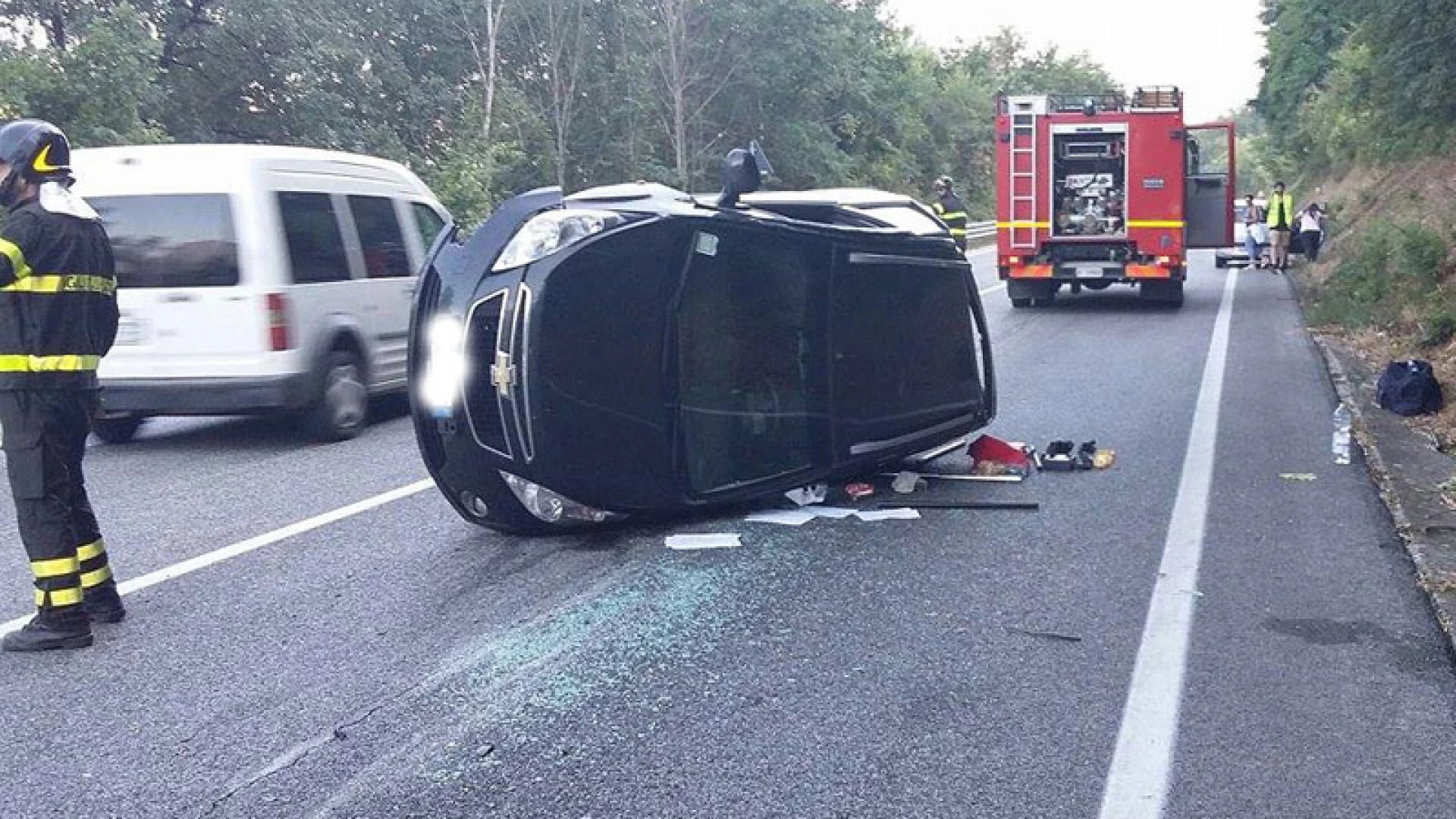 Statale 158, auto si ribalta tra Colli e Montaquila. Carabinieri sul posto. Nessuna grave conseguenza per il conducente