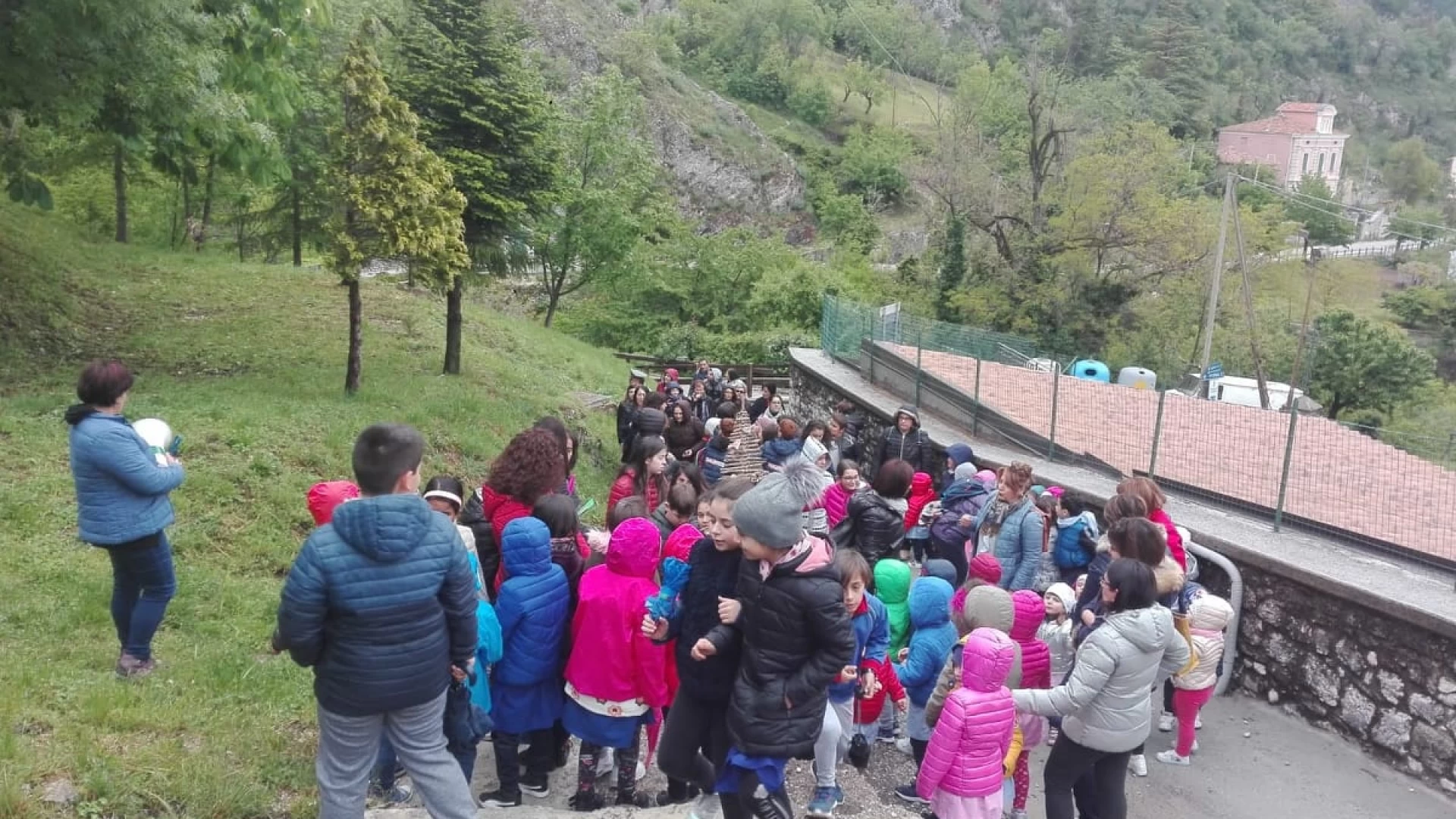 A Roccamandolfi la festa dell’albero che ha visto protagonisti gli alunni della scuola primaria.