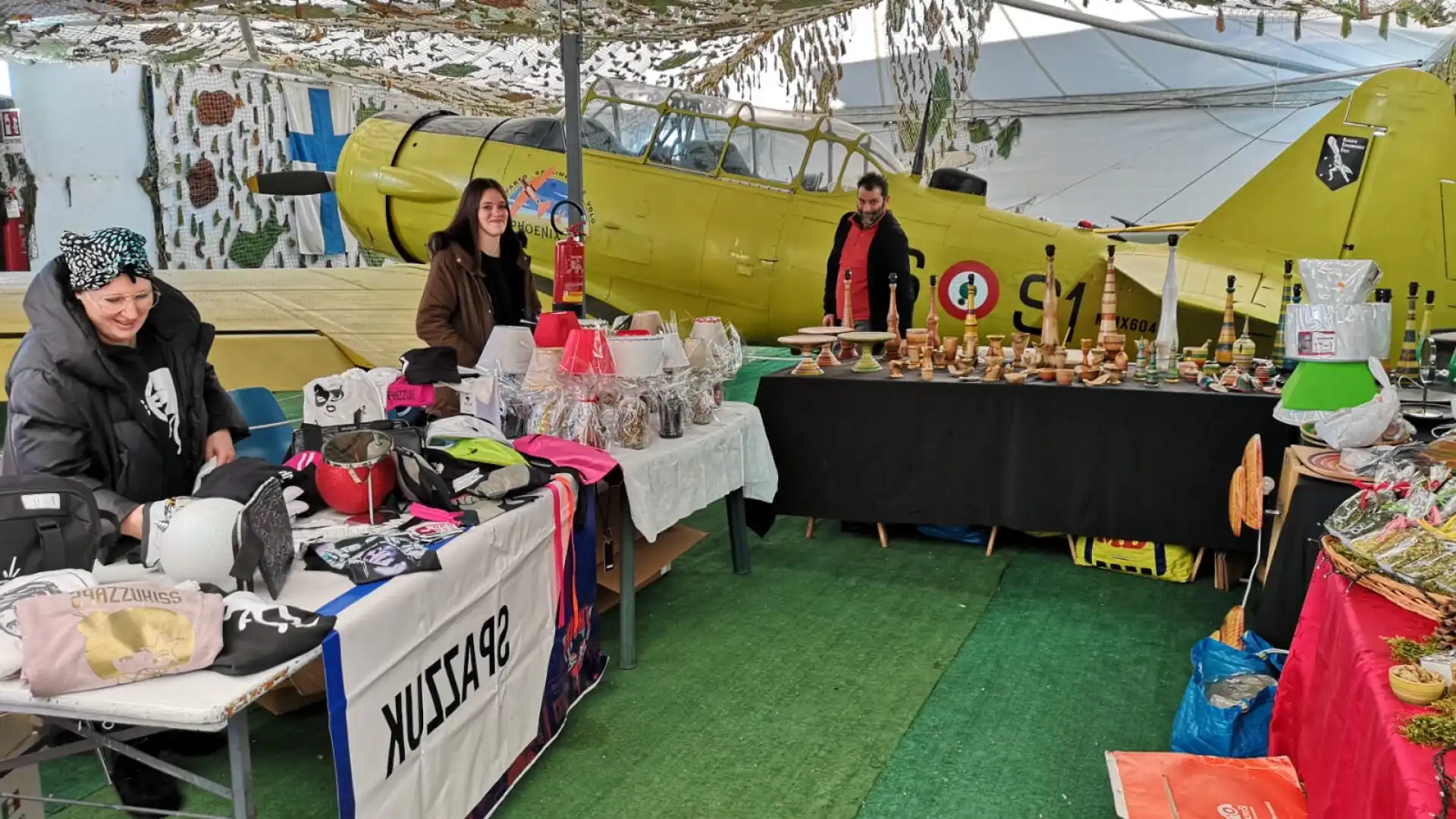 Rocchetta a Volturno: al Museo Internazionale delle Guerre Mondiali il mercatino natalizio. Guarda le foto