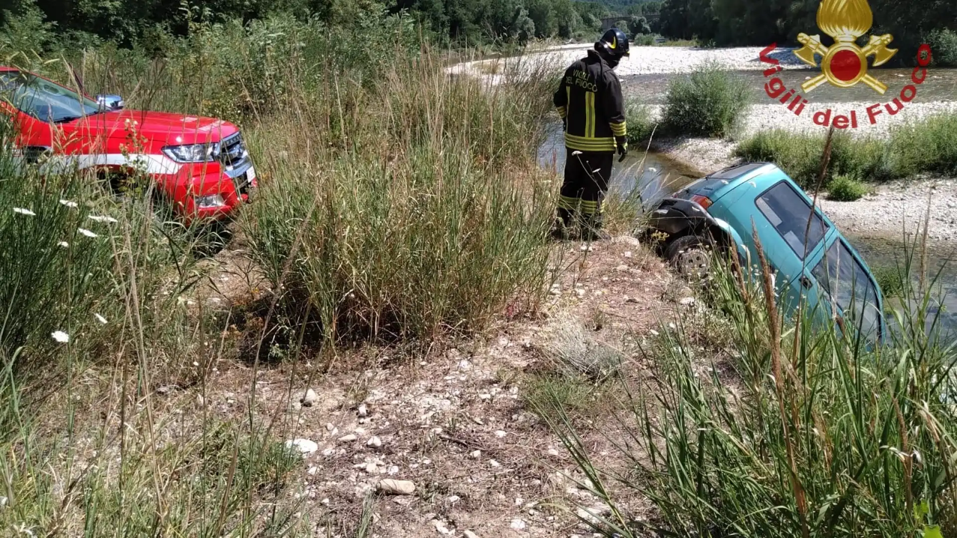 Monteroduni: automobilista finisce nel greto del Volturno. Soccorso dai Vigili del Fuoco di Isernia.