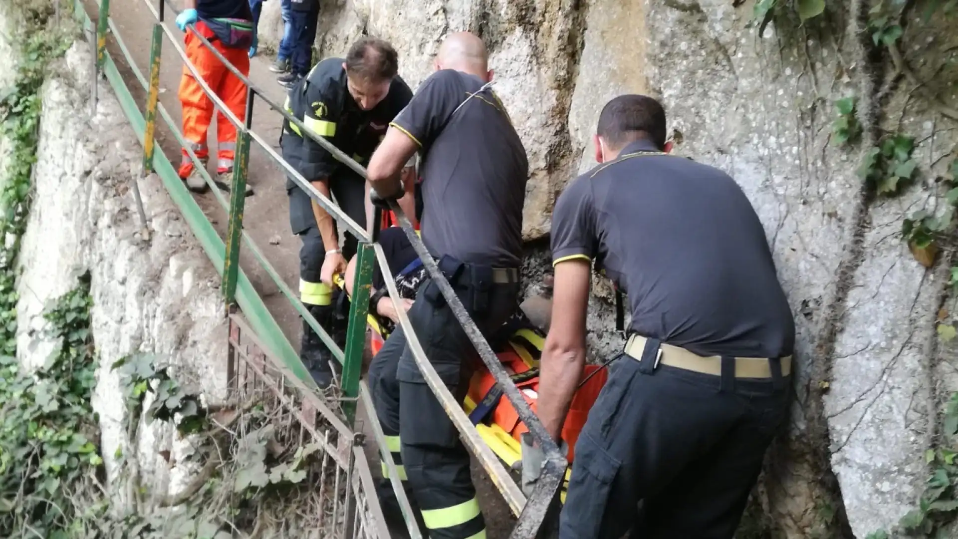 Carpinone: si infortuna mentre visita le cascate. Soccorsa da Vigili del Fuoco e 118