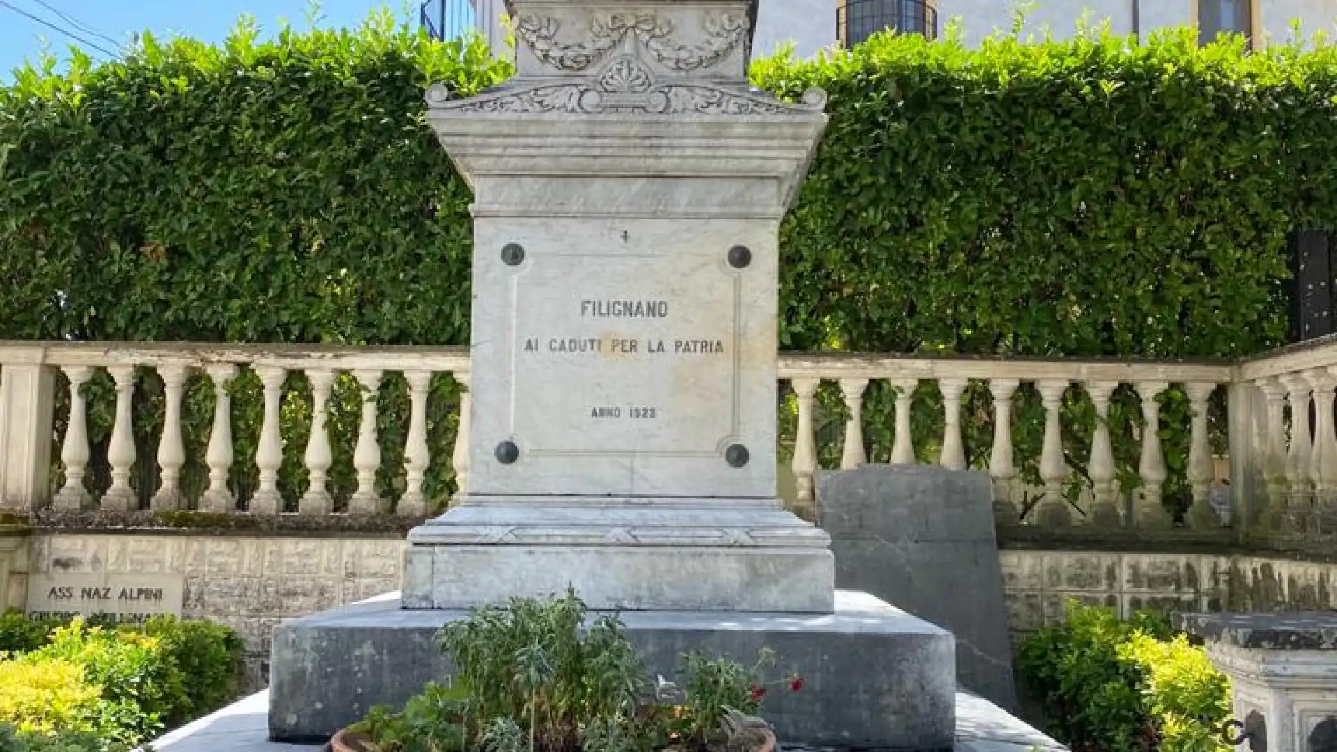 Filignano: i ringraziamenti del sindaco Federica Cocozza alla Pro Loco per la sistemazione del Monumento ai Caduti