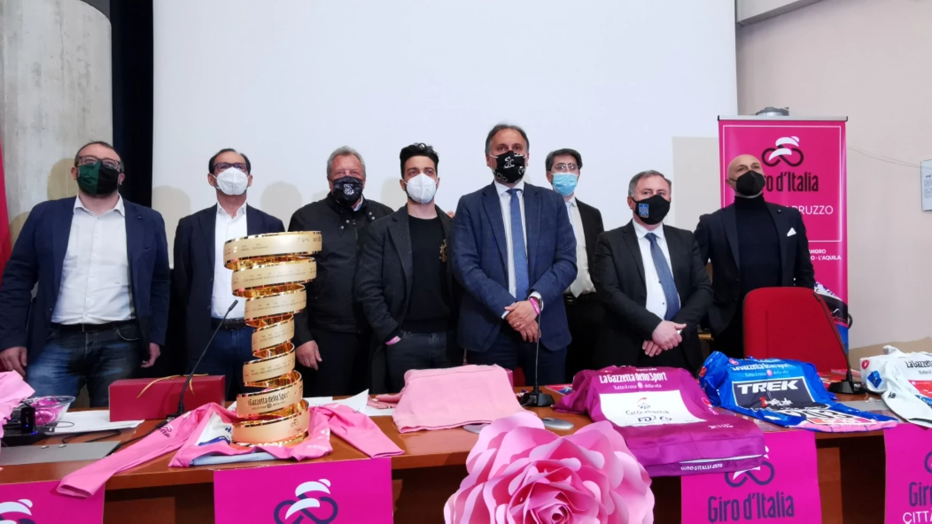 Castel Di Sangro: domani in esposizione in Piazza Plebiscito il trofeo del Giro d’Italia.