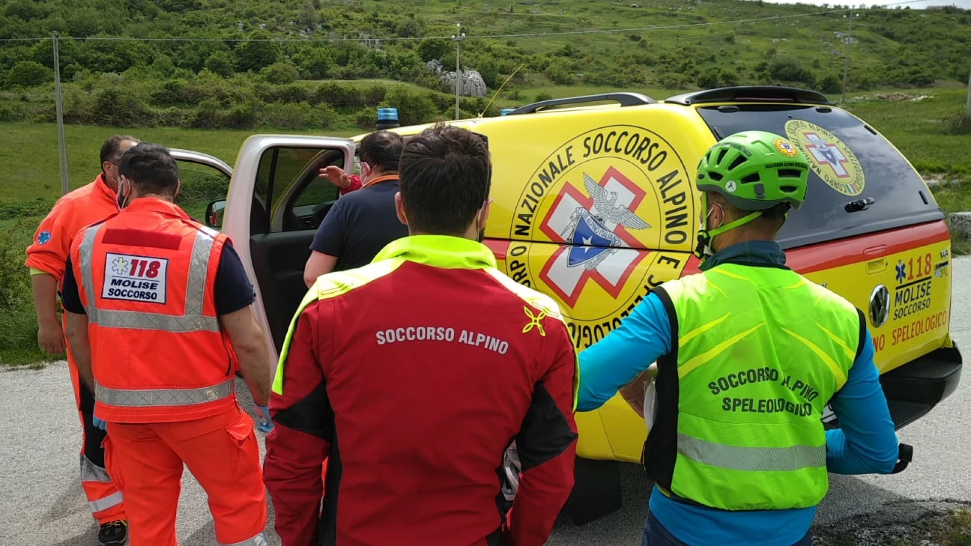 Intervento del Corpo Nazionale Soccorso Alpino e Speleologico (CNSAS) appena concluso a Frosolone in località Morgia Quadra.