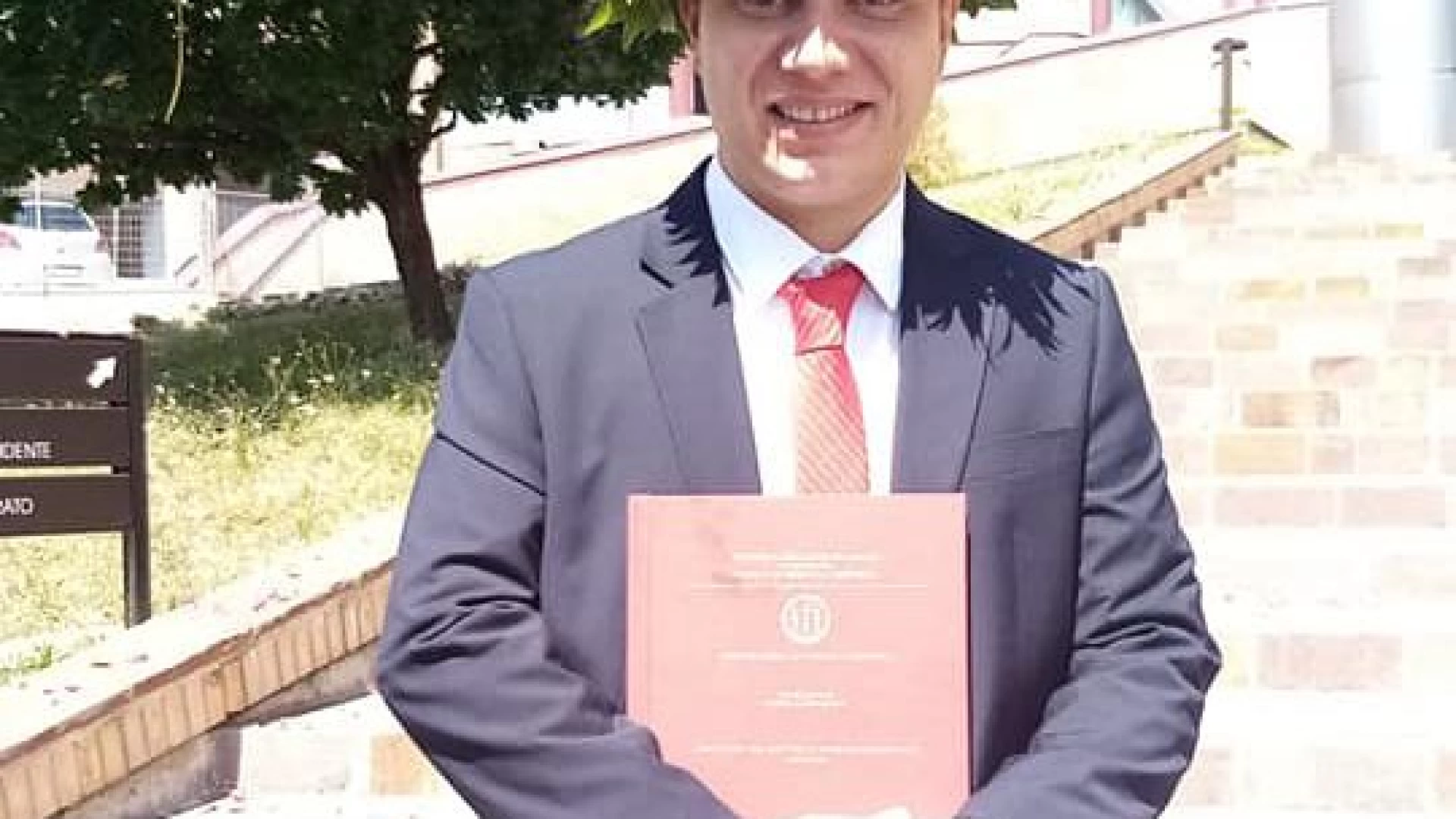 L'Angolo degli Auguri: festeggiamo quest'oggi la laurea in medicina del dottor Siravo Simone