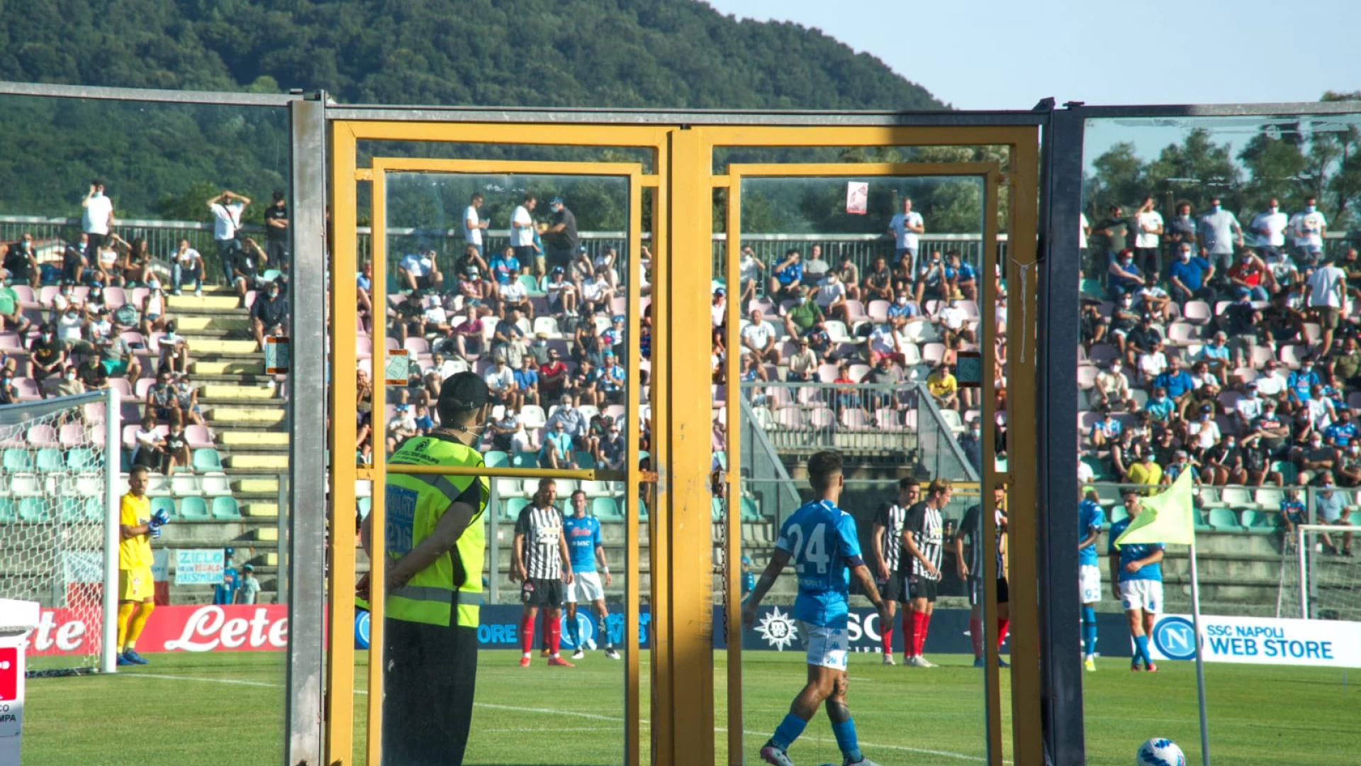 Ritiro della Ssc Napoli a Castel Di Sangro, le foto più belle della giornata di domenica 8 agosto nella gallery a cura di Angela Rossi