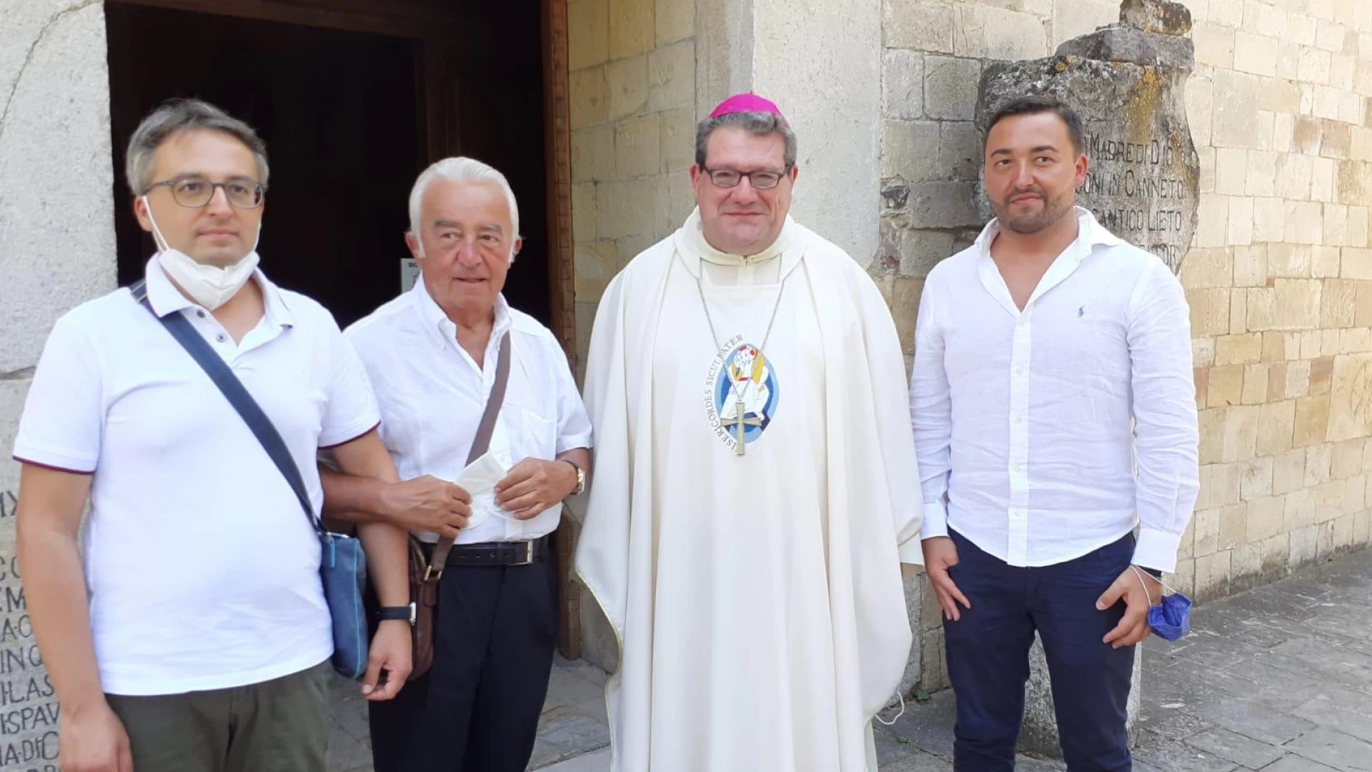 Montaquila: gli ospiti dell’Istituto Salubritas si godono pace e spensieratezza prima a Roccavivara e poi al mare.