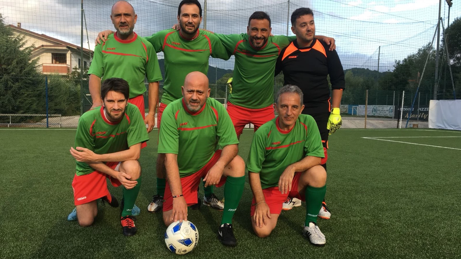 Calcio a 8, la Pininho Team si concede una settimana di riposo estivo e si prepara per il torneo over 40 di settembre. La formazione di Pino Fiore è carica.
