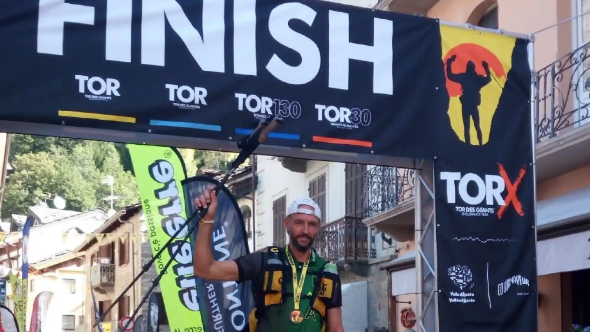 Tor Des Geants, Gianluca Leva compie l’impresa e taglia il traguardo dopo 330km di sfide tra i monti.