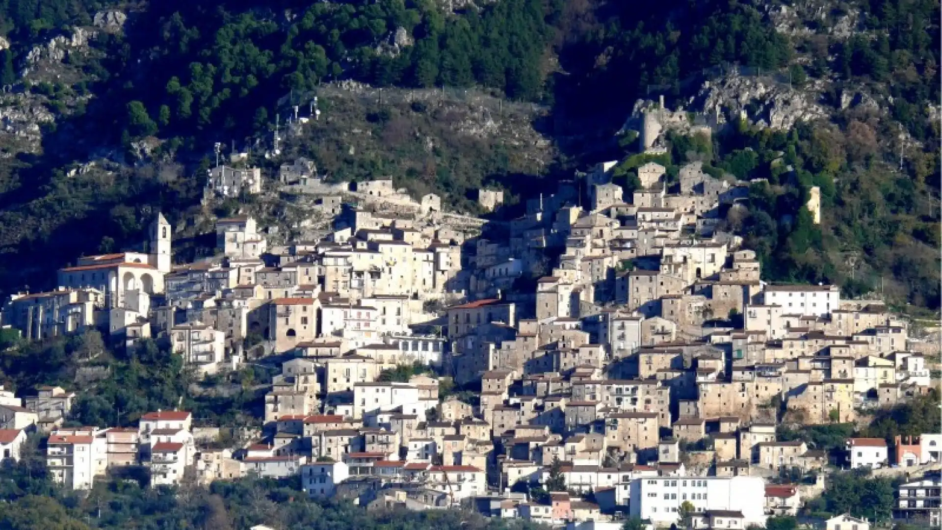 Pesche al Borgo dei Borghi. Fino al 20 ottobre la possibilità di votare per il comune della provincia di Isernia.