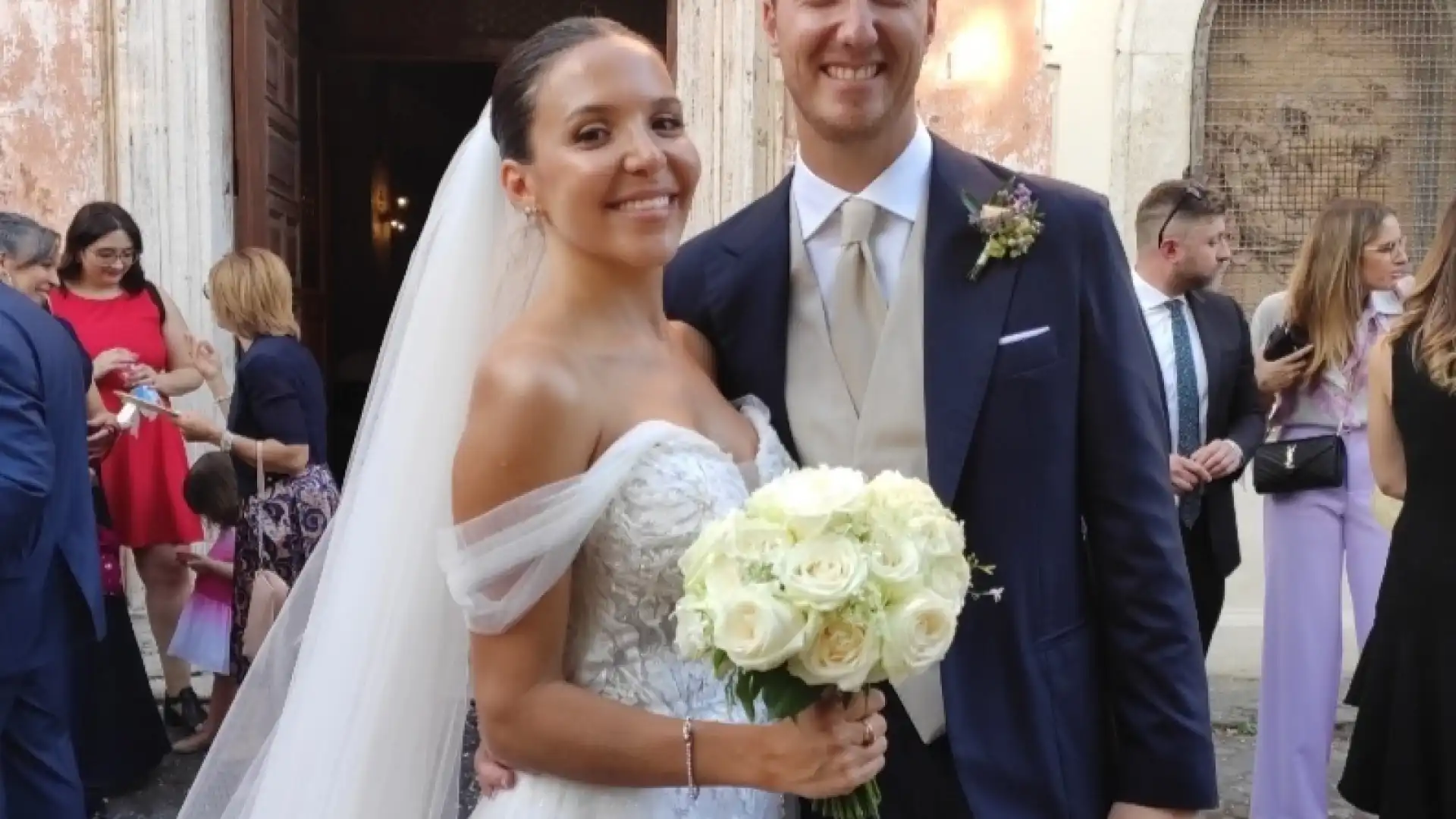 L'Angolo degli auguri: festeggiamo oggi gli sposi Dario e Florencia.