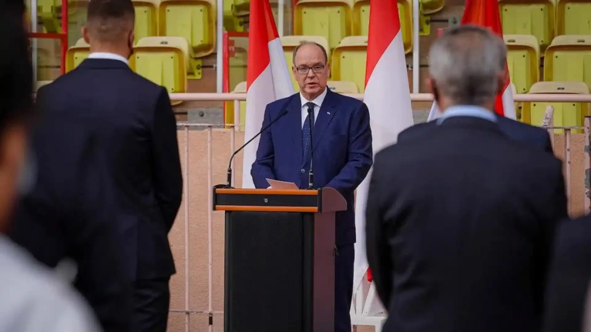 Il presidente Gian Franco Massaro riceve un premio dal principe Alberto II di Monaco