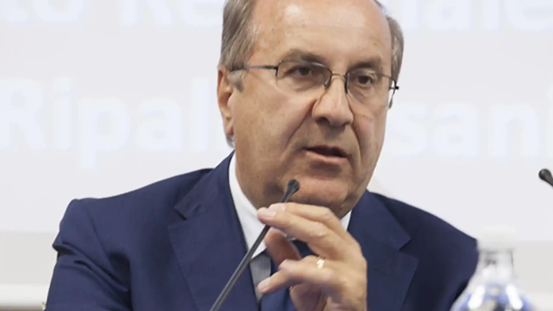 Il comitato regionale Figc scrive ai candidati presidenti. Di Cristinzi: “Da anni mancano contributi alle società sportive”.