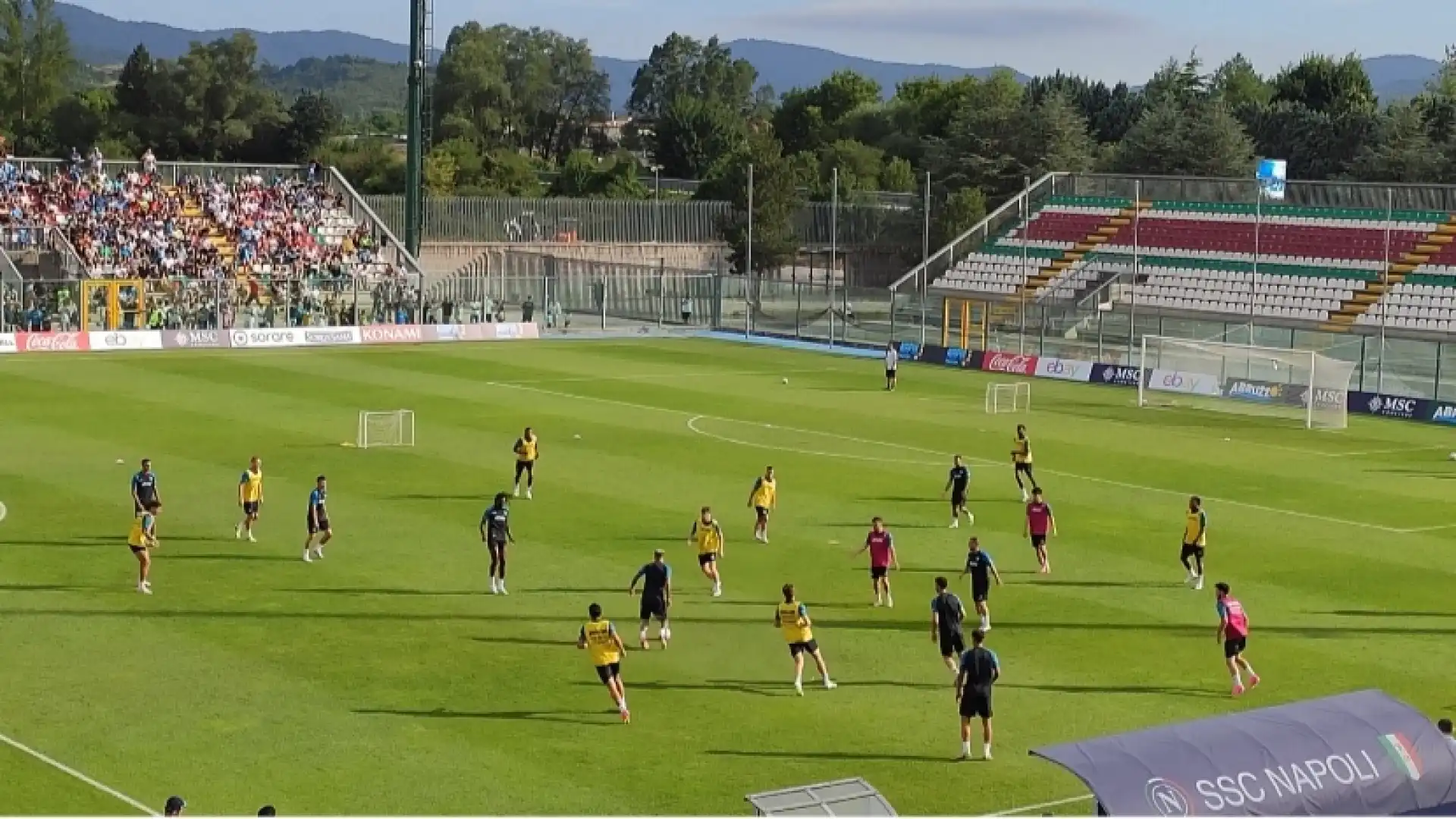 Napoli quinto giorno a Castel Di Sangro. Report dell'allenamento. De Laurentiis a bordo campo, Raspadori rinnova fino al 2028.