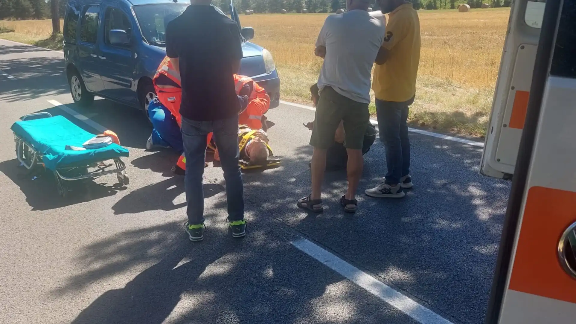 Alfedena : malore improvviso per un ciclista sulla statale che si accascia a terra. Trasportato a Sulmona dal 118.