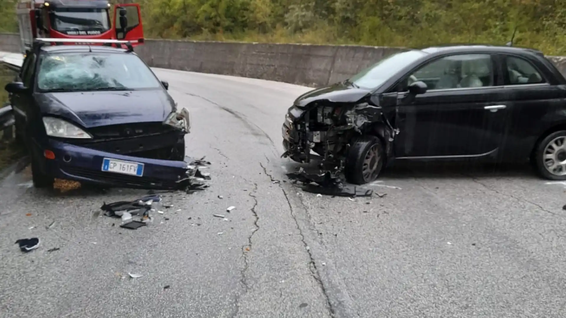 Cerro al Volturno: sconto tra due auto sulla statale al bivio del paese. Un ferito. Sul posto i Vigili del Fuoco.