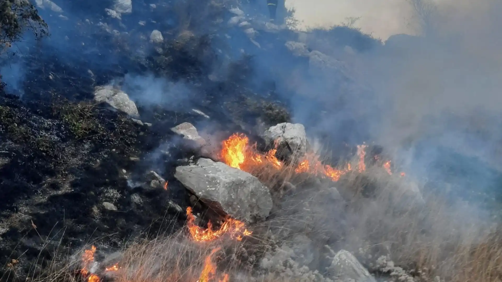 Pomeriggio di fuoco in Provincia di Isernia. Due gli incendi a Pozzilli e Agnone.