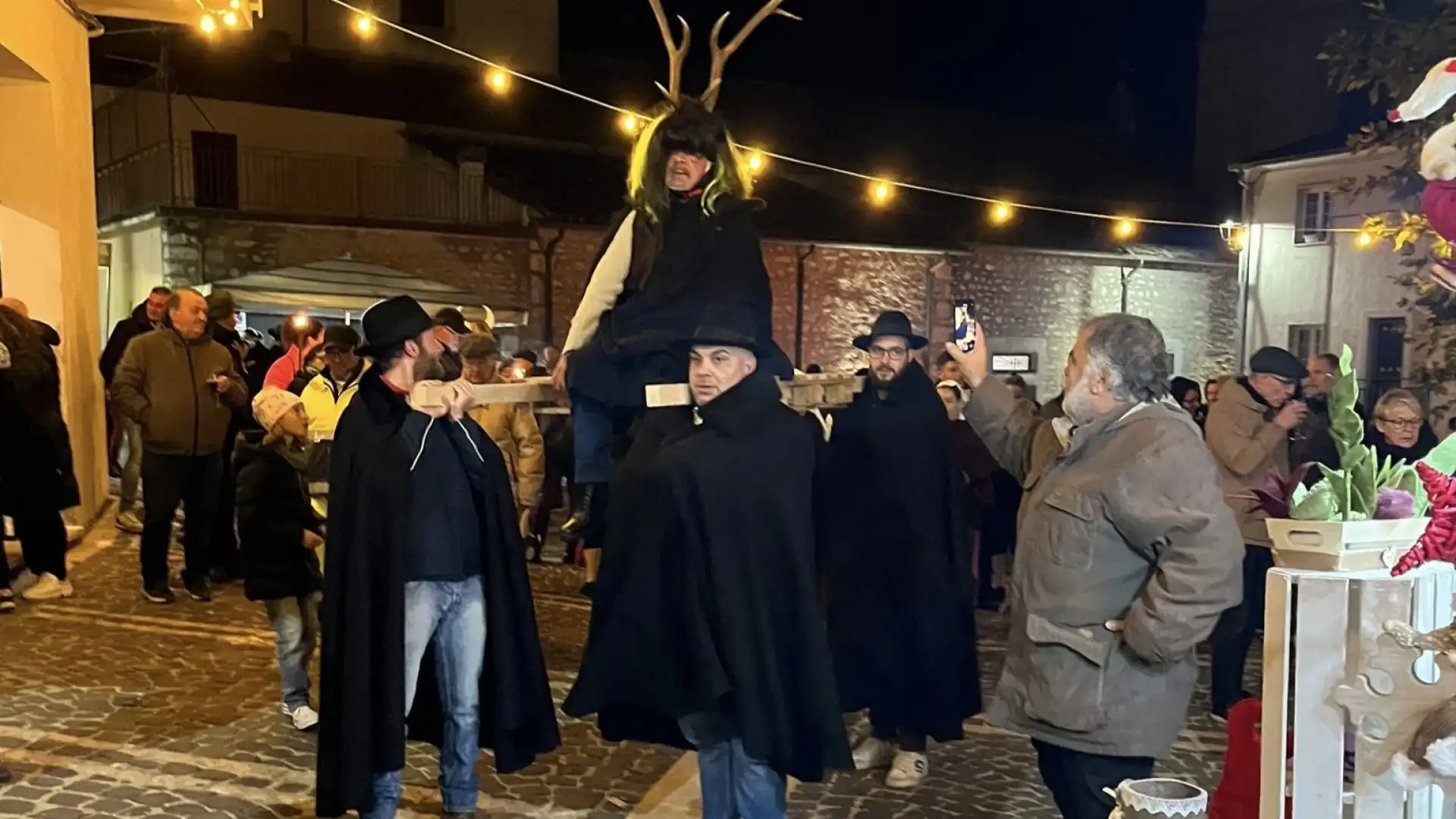 Rionero Sannitico: successo e numeri in crescita per la festa dei cornuti. Guarda il video