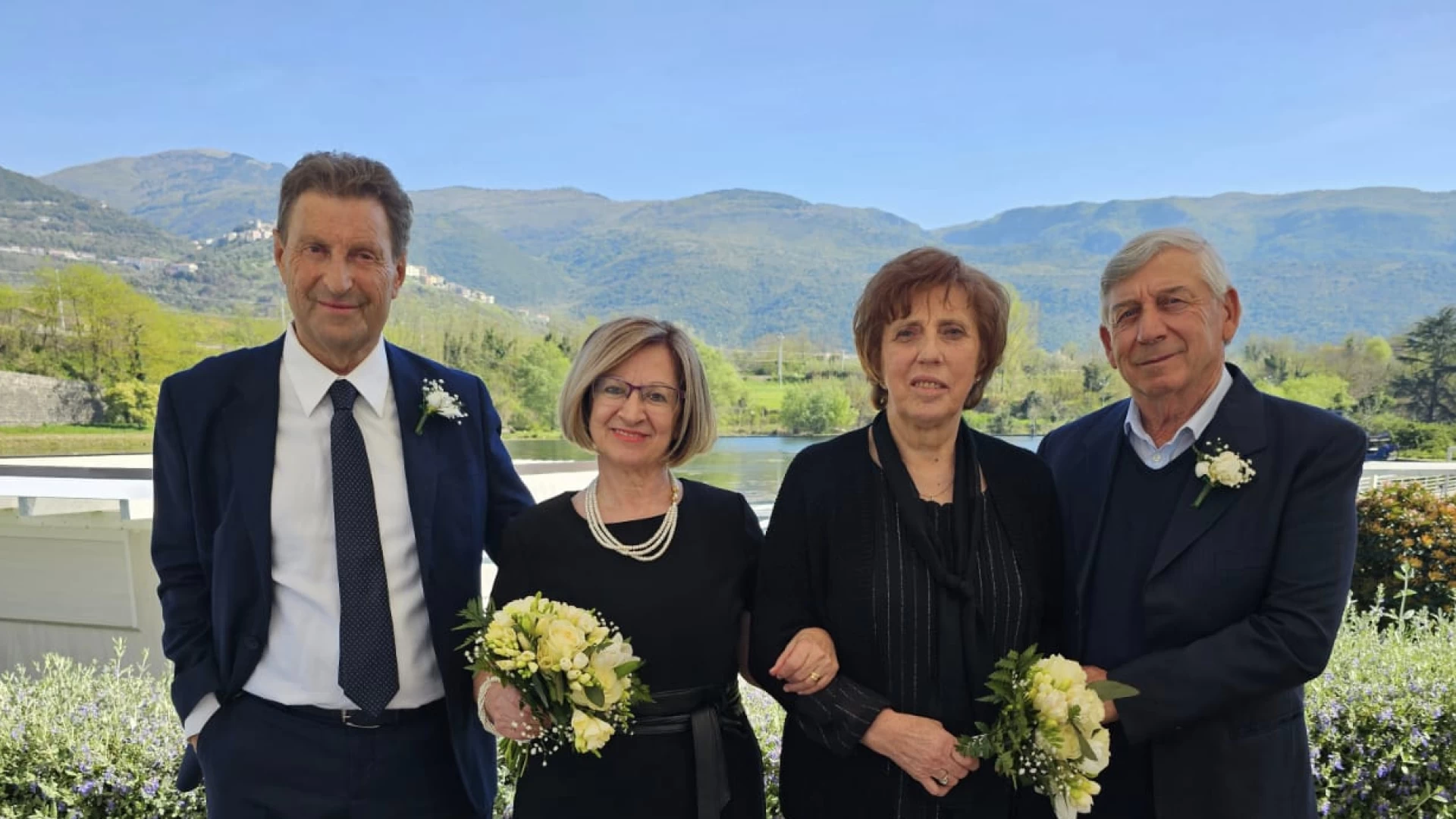 L'Angolo degli Auguri di oggi dedicato alle nozze d'oro di Antonio di Pasquale , Gaetanina Scarselli, Mario Vacca e Assunta Di Pasquale.
