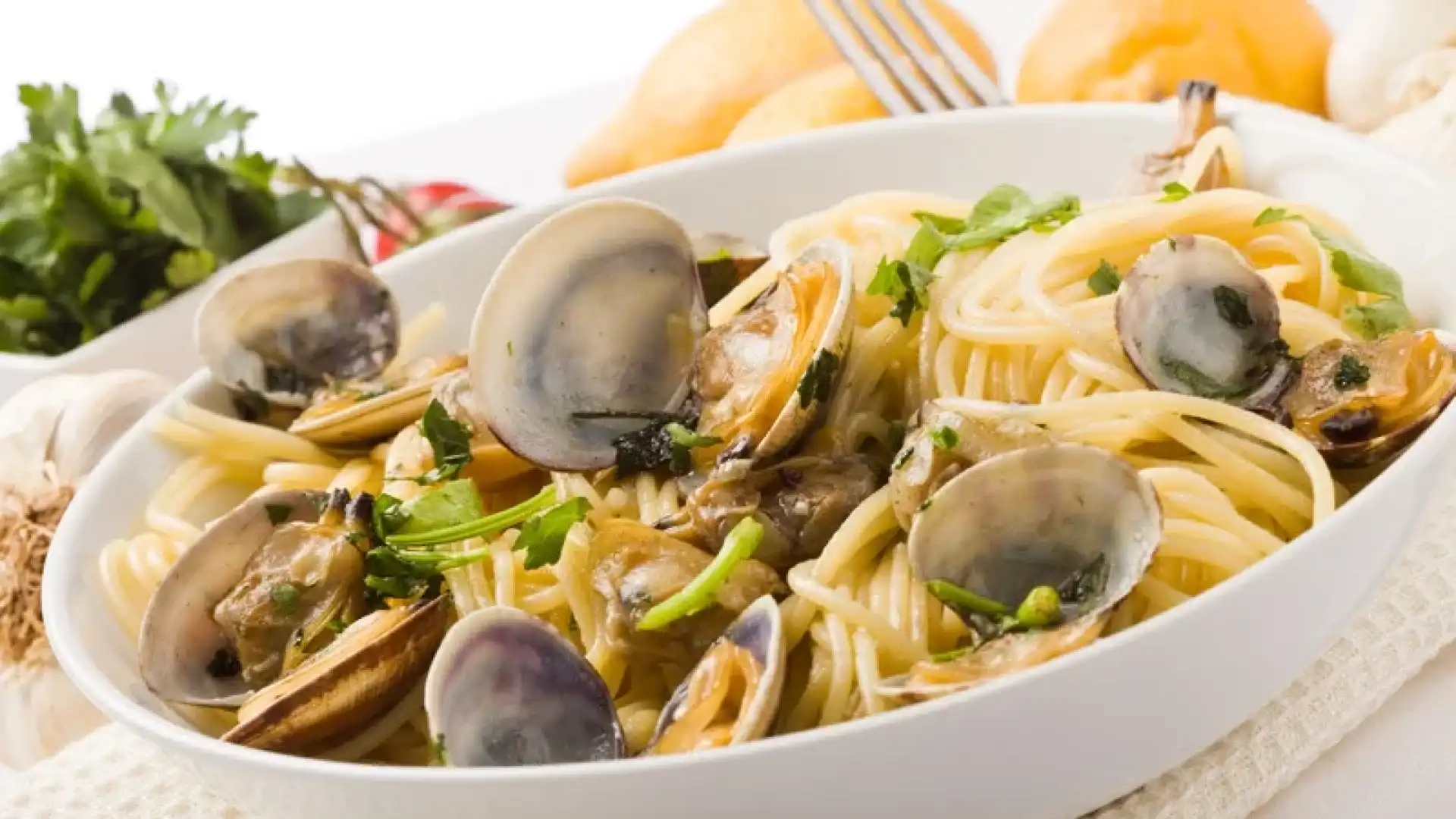 Le AZIENDE INFORMANO: venerdì 7 giugno menu’ di pesce al Ristorante Pizzeria “LA FALCONARA”. Prenota il tuo tavolo.