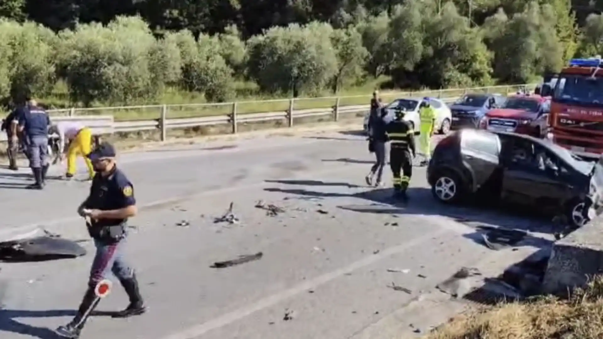 Macchia d'Isernia: scontro tra auto e tir sulla statale 85. Un ferito grave.