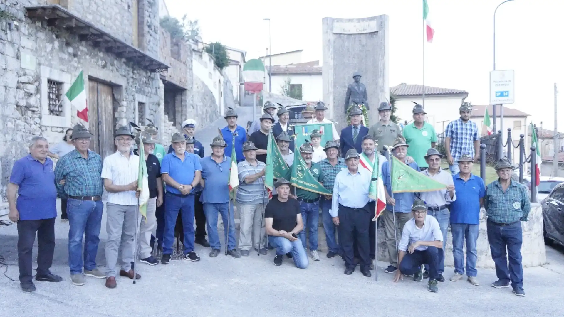 A Castelnuovo al Volturno ricordato l'ottantesimo anniversario della distruzione  del paese. Cerimonia solenne promossa dal gruppo Alpini "Mainarde".