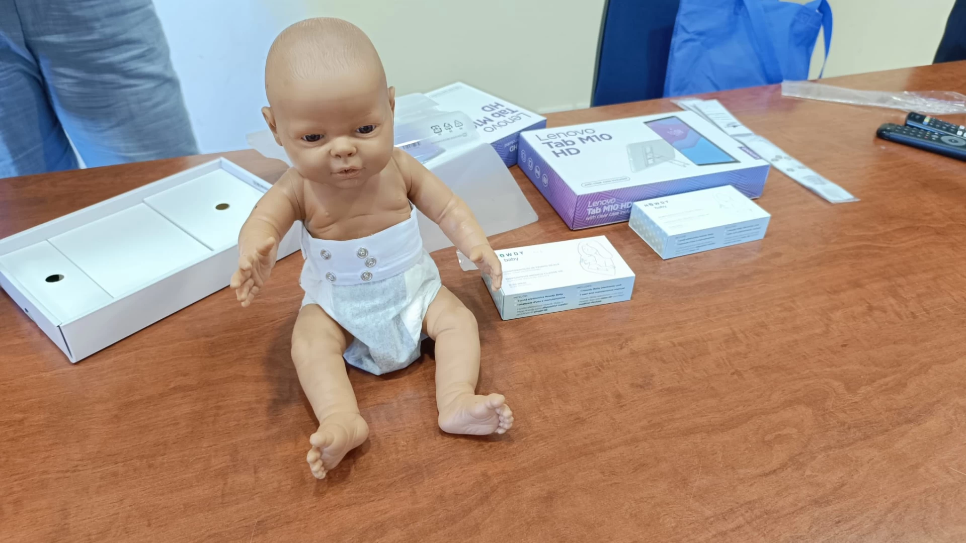 Monitoraggio parametri vitali del neonato, il Rotary Club dona due dispositivi all’ASReM