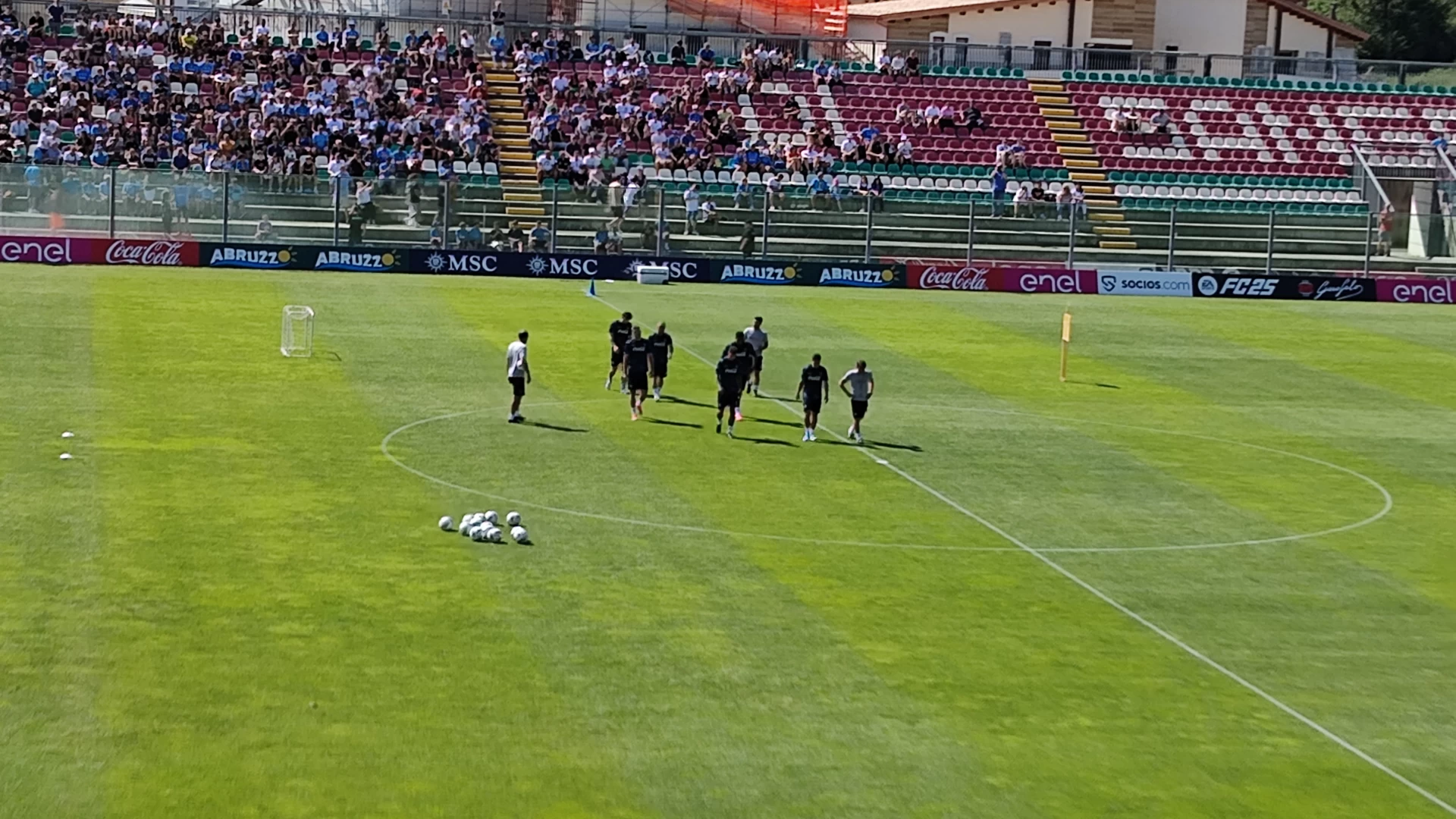 Ritiro SSC Napoli a Castel Di Sangro, day2. Forza, corsa e tanta fatica. Conte forgia il nuovo Napoli sul terreno di gioco del Patini.