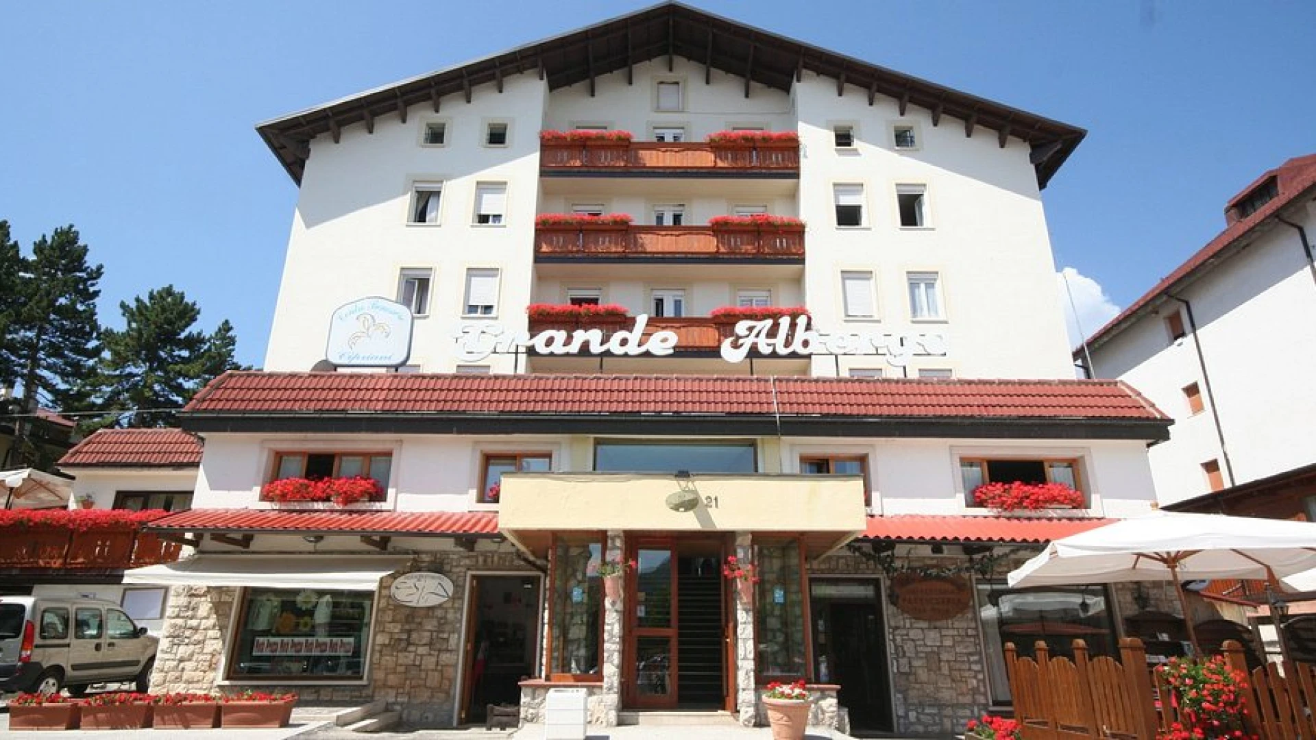 Roccaraso: il Grande Albergo venduto ad una cordata di imprenditori di Castel Di Sangro e del territorio. Nuova vita per la storica struttura chiusa dal 2019.