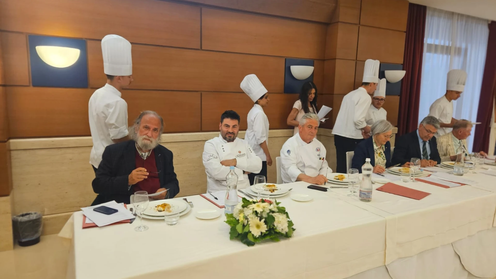 Pozzilli: gli aunni dell'I.C. Don Giulio Testa protagonisti del progetto "Vita e Vite nelle cucine molisane". Importante rassegna di cucina con giudici di spessore come lo chef Stefano Rufo e Adriano Cozzolino.