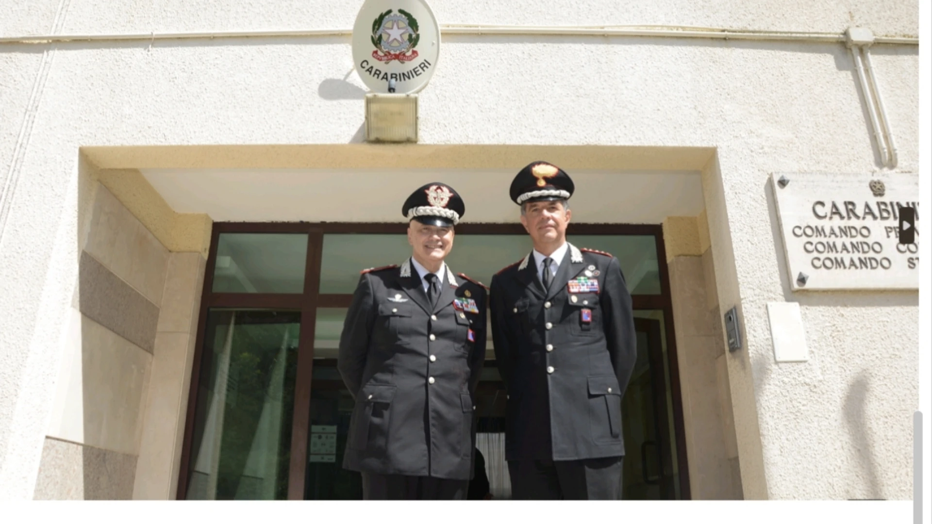 Il Generale di Brigata Antonino Neosi saluta i Carabinieri del Comando Provinciale di Isernia