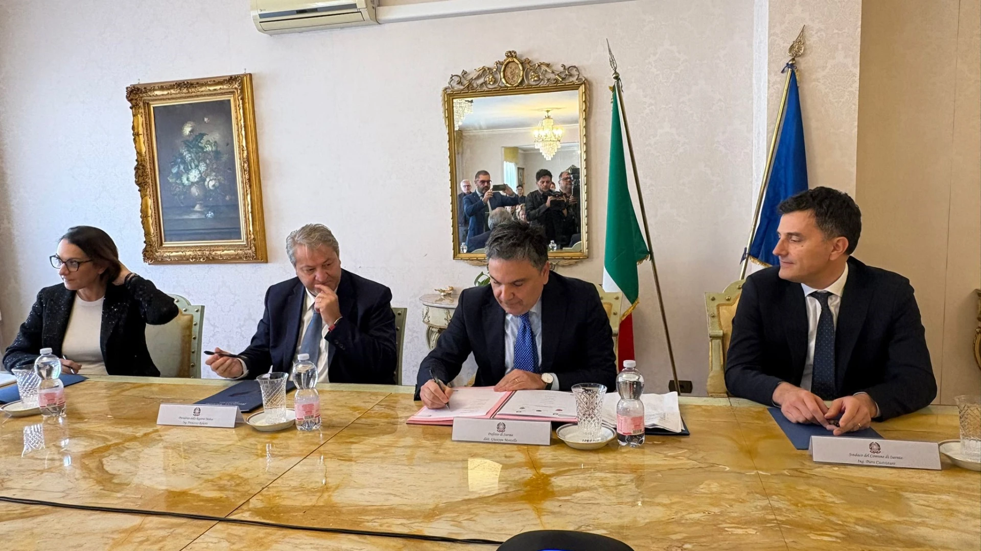 Isernia: firmata questa mattina la convenzione per la realizzazione della nuova sede comunale cittadina e della Prefettura.