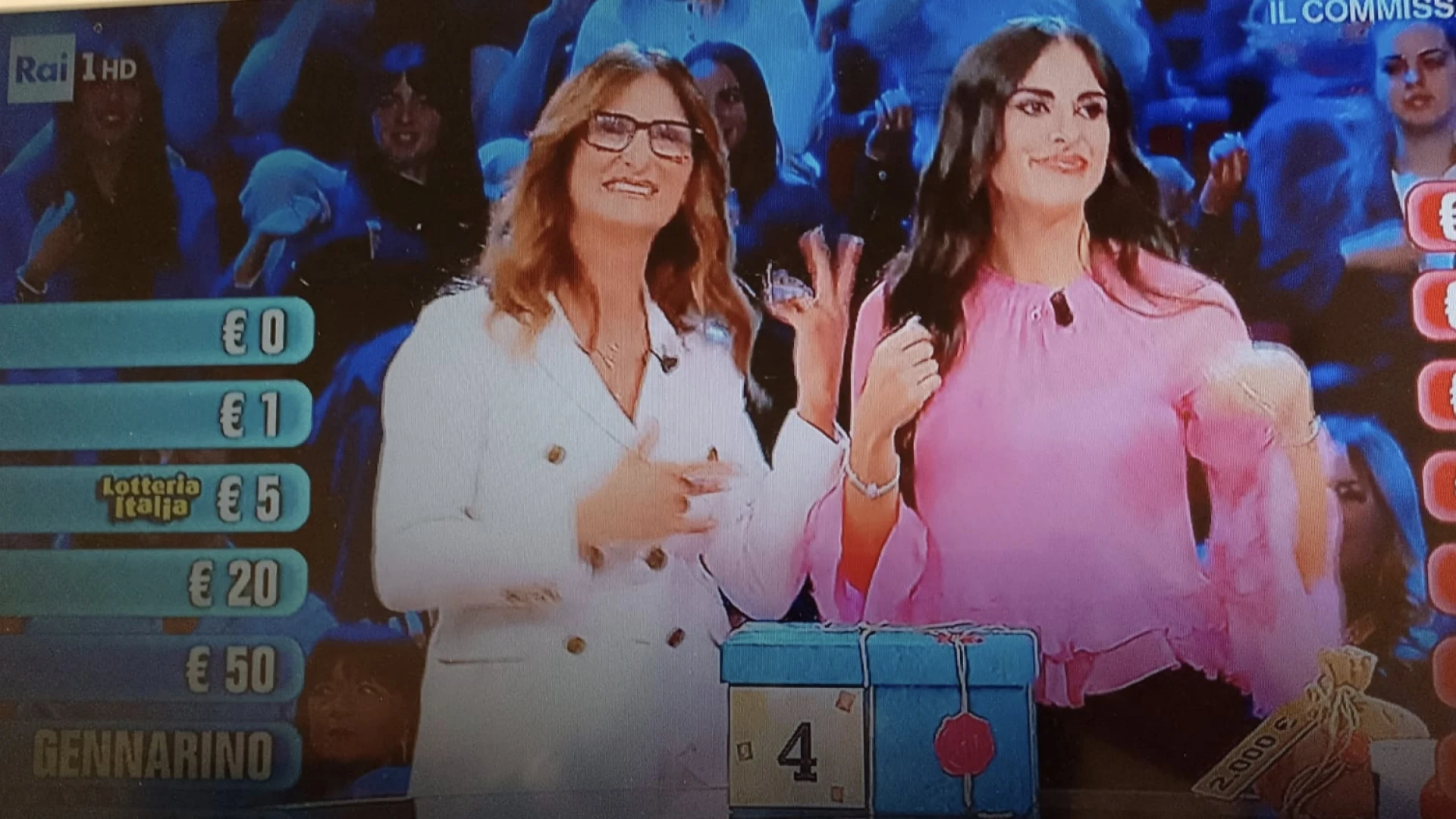 Rai Uno: Angelica da Campobasso porta a casa 35mila euro da "Affari Tuoi".
